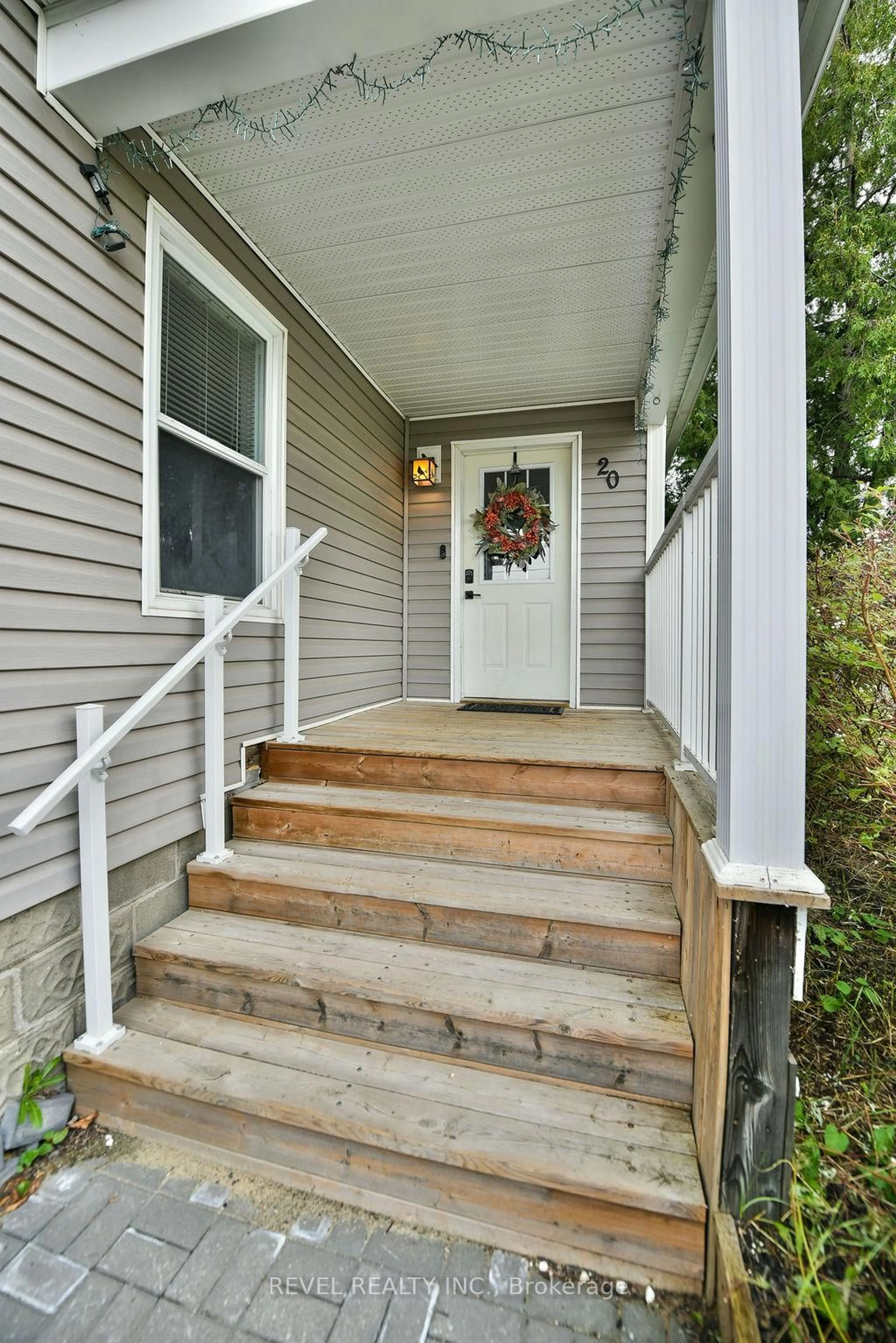 Unknown for 20 First Ave, Timmins Ontario P4N 1G5