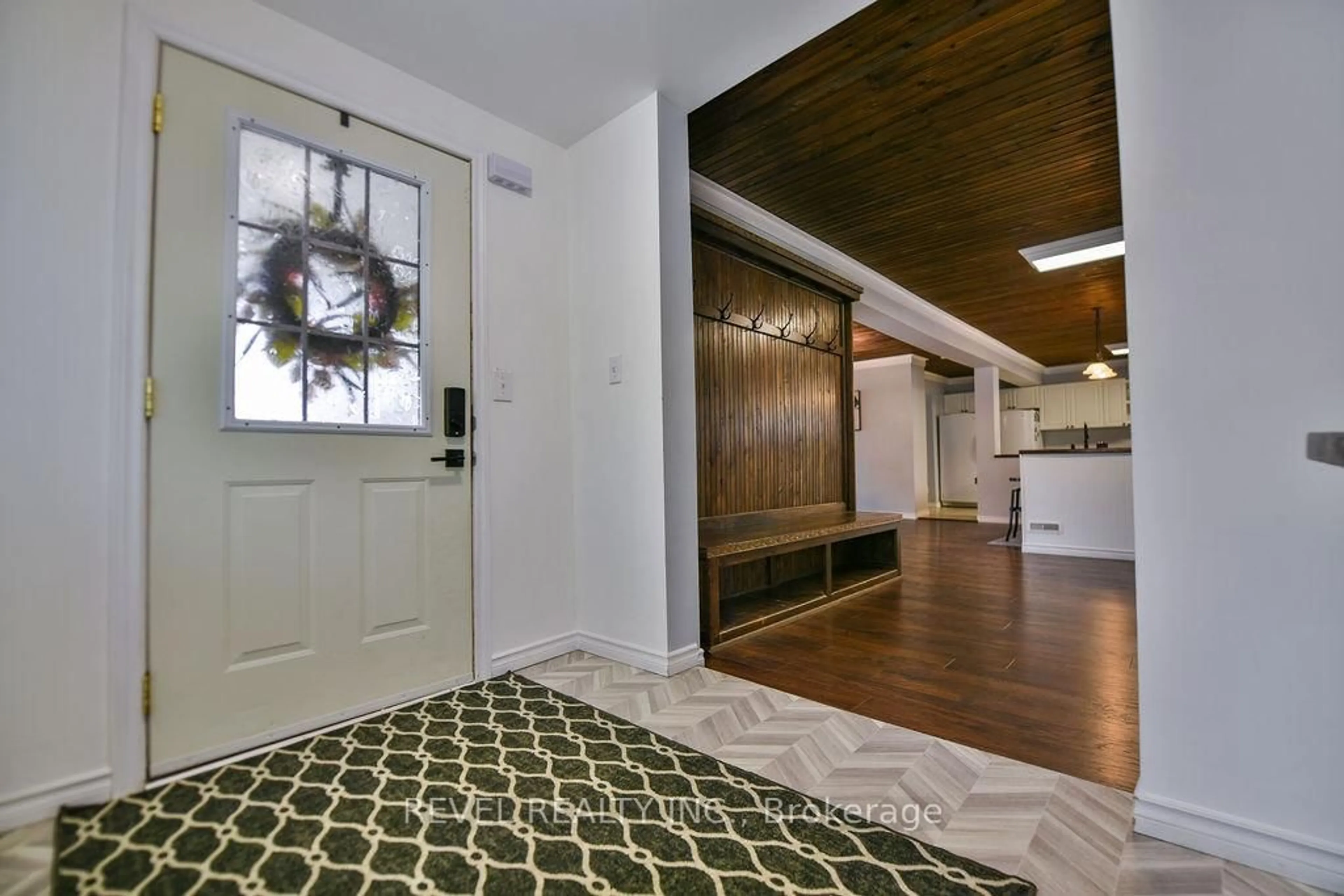 Indoor entryway for 20 First Ave, Timmins Ontario P4N 1G5