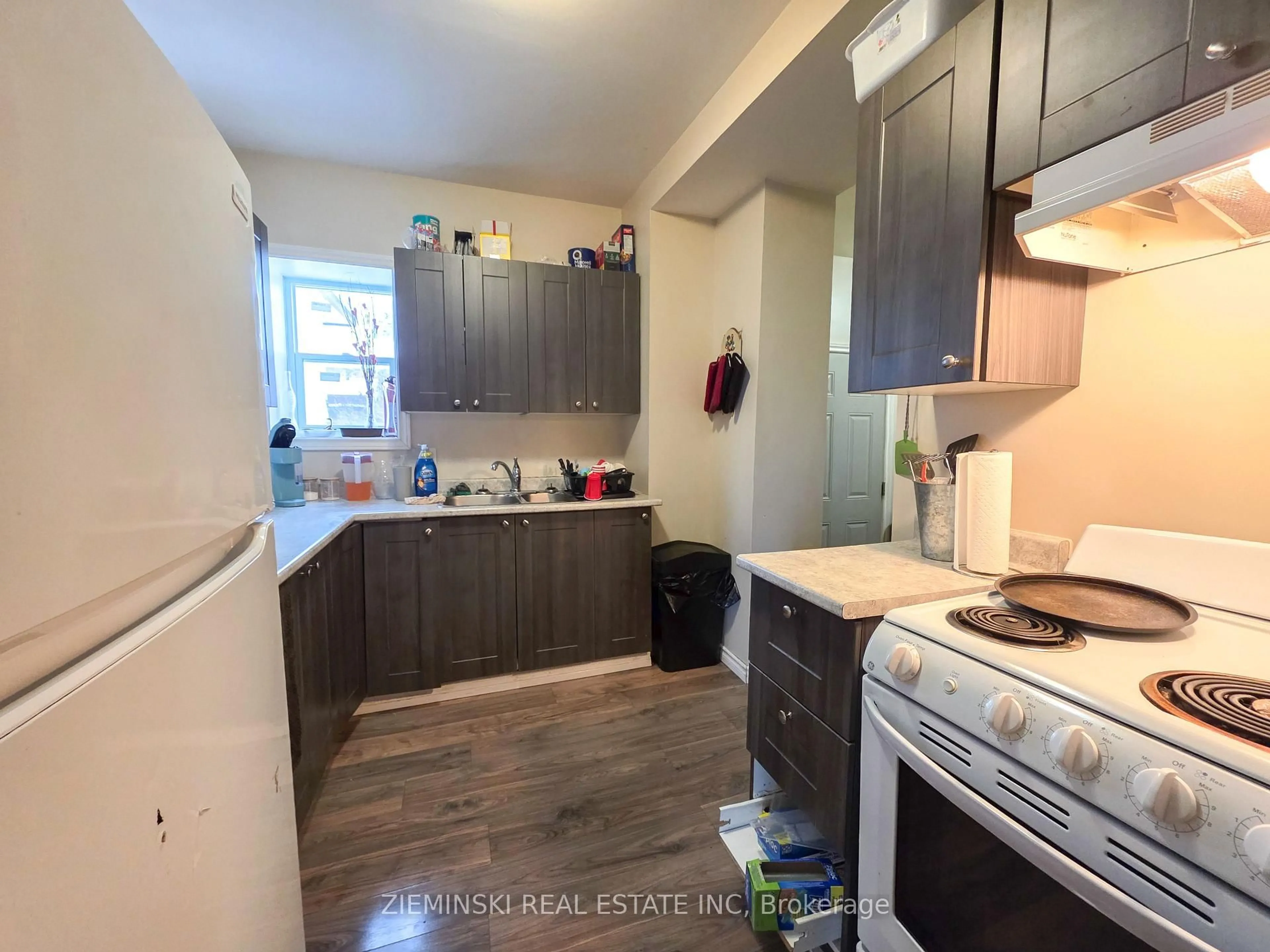 Standard kitchen, unknown for 65 Kirby Ave, Timmins Ontario P4N 1J3