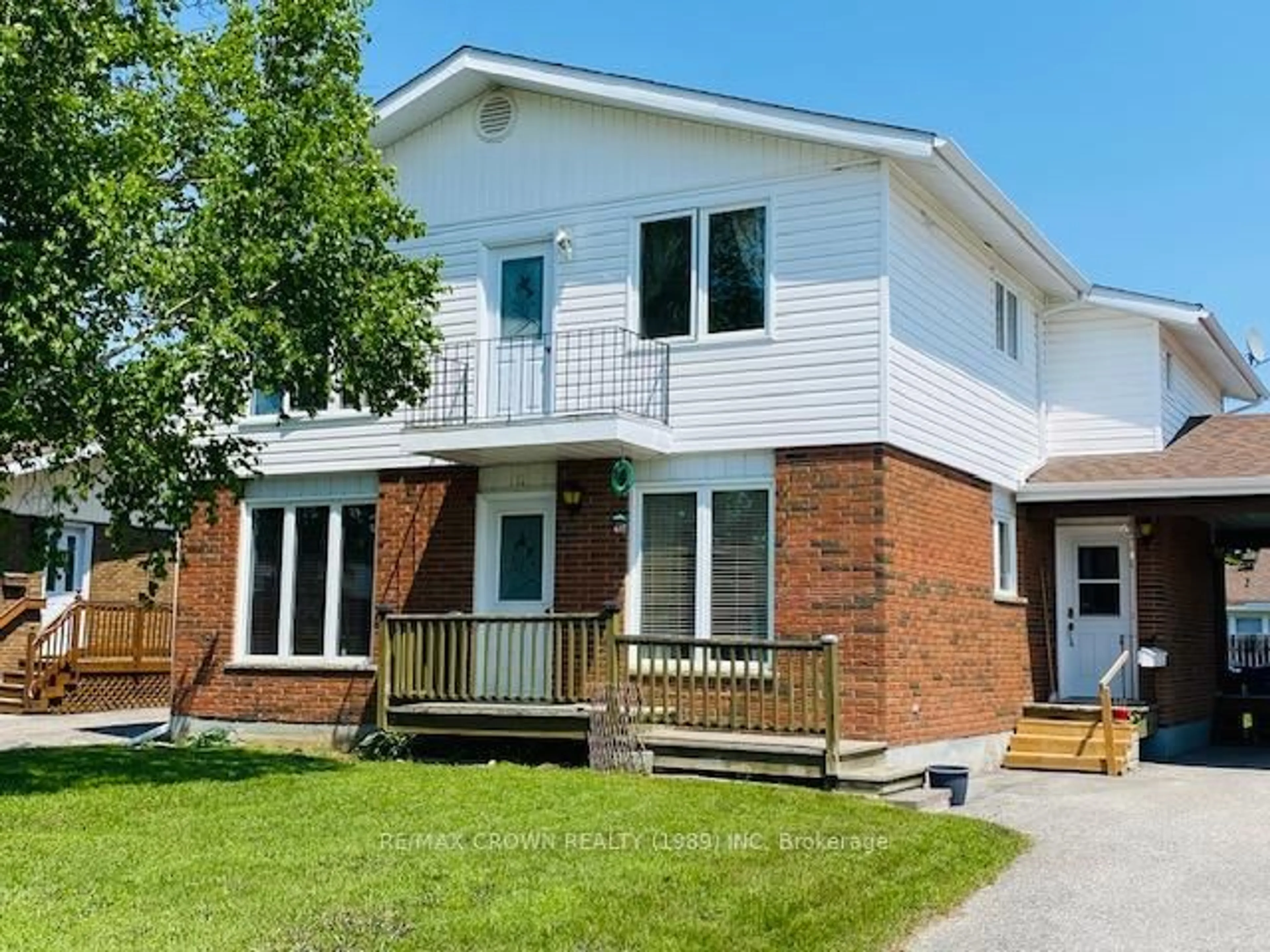 Home with brick exterior material, building for 11 Kennedy Ave, Kapuskasing Ontario P5N 1M1