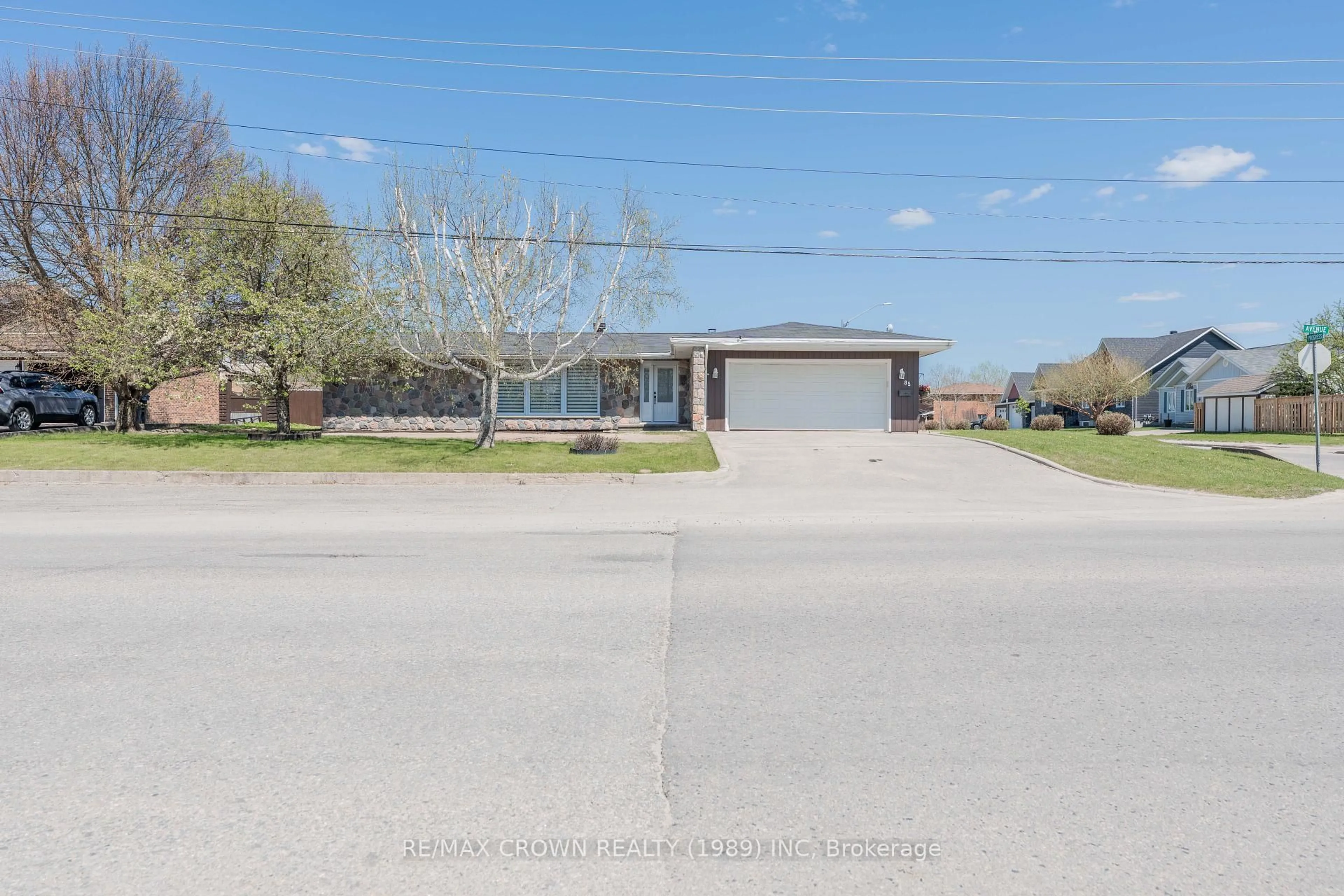 A pic from outside/outdoor area/front of a property/back of a property/a pic from drone, water/lake/river/ocean view for 85 Avenue Rd, Kapuskasing Ontario P5N 3A3