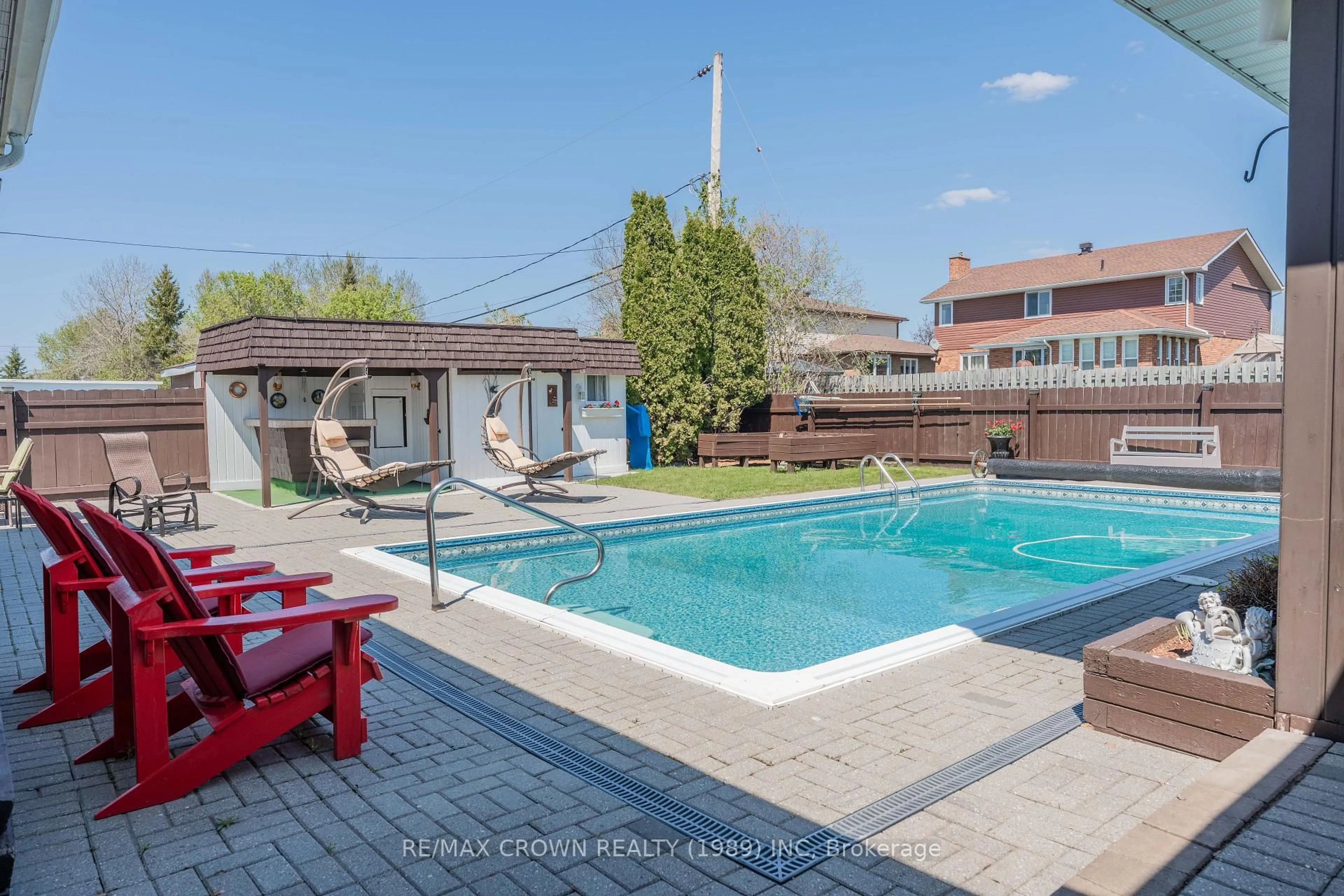 Pool for 85 Avenue Rd, Kapuskasing Ontario P5N 3A3
