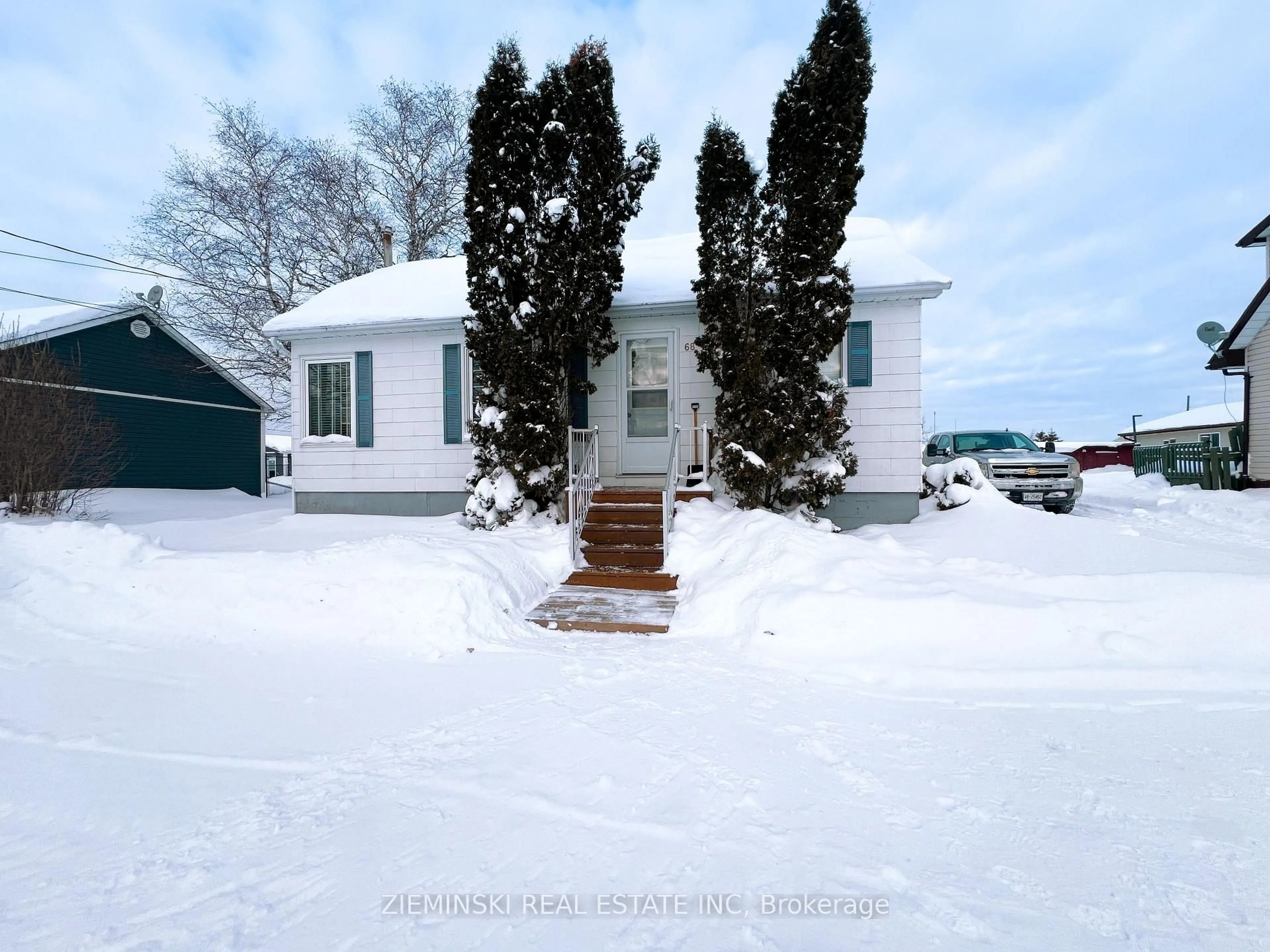 A pic from outside/outdoor area/front of a property/back of a property/a pic from drone, street for 68 Second Ave, Smooth Rock Falls Ontario P0L 2B0