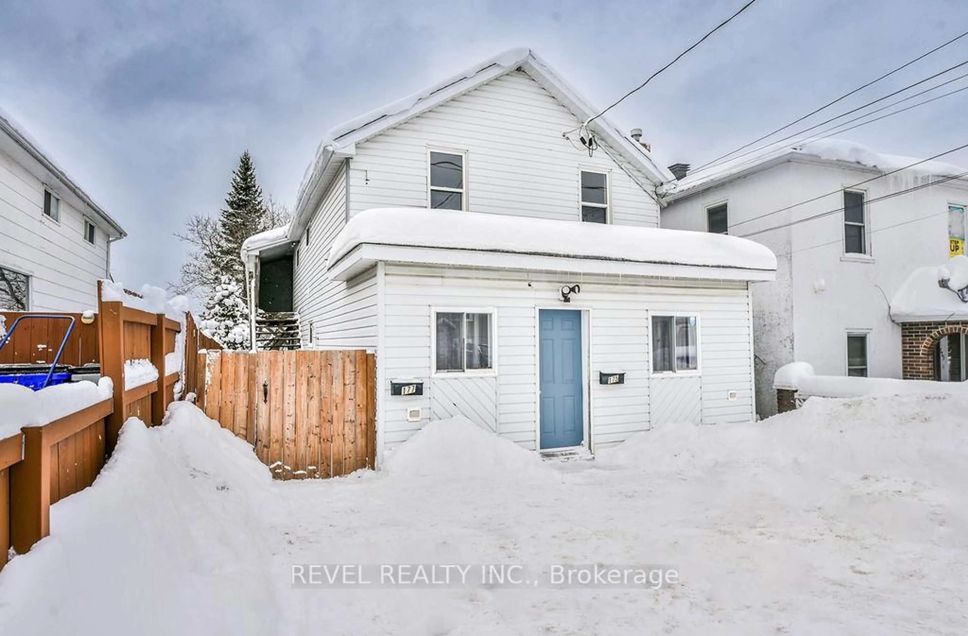 A pic from outside/outdoor area/front of a property/back of a property/a pic from drone, street for 175-177 Elm St, Timmins Ontario P4N 1W7