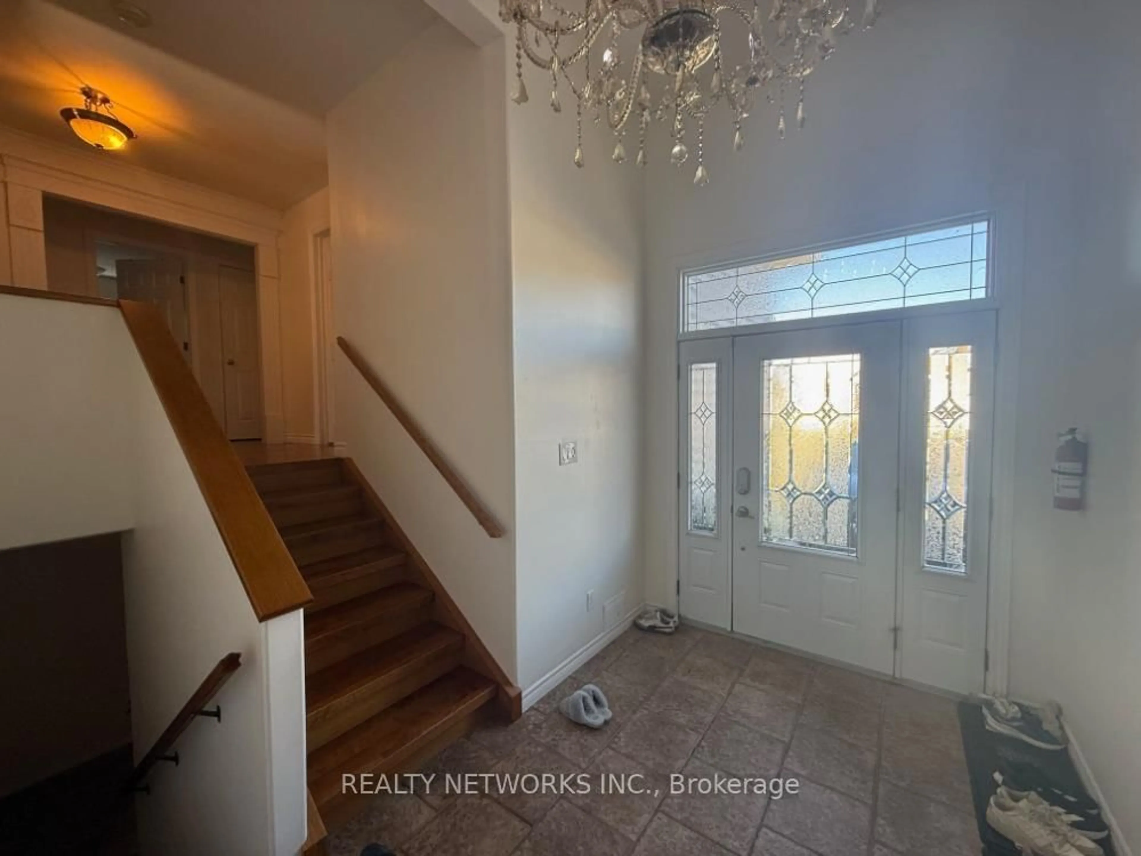 Indoor entryway for 127 Jv Bonhomme Blvd, Timmins Ontario P4P 1A2