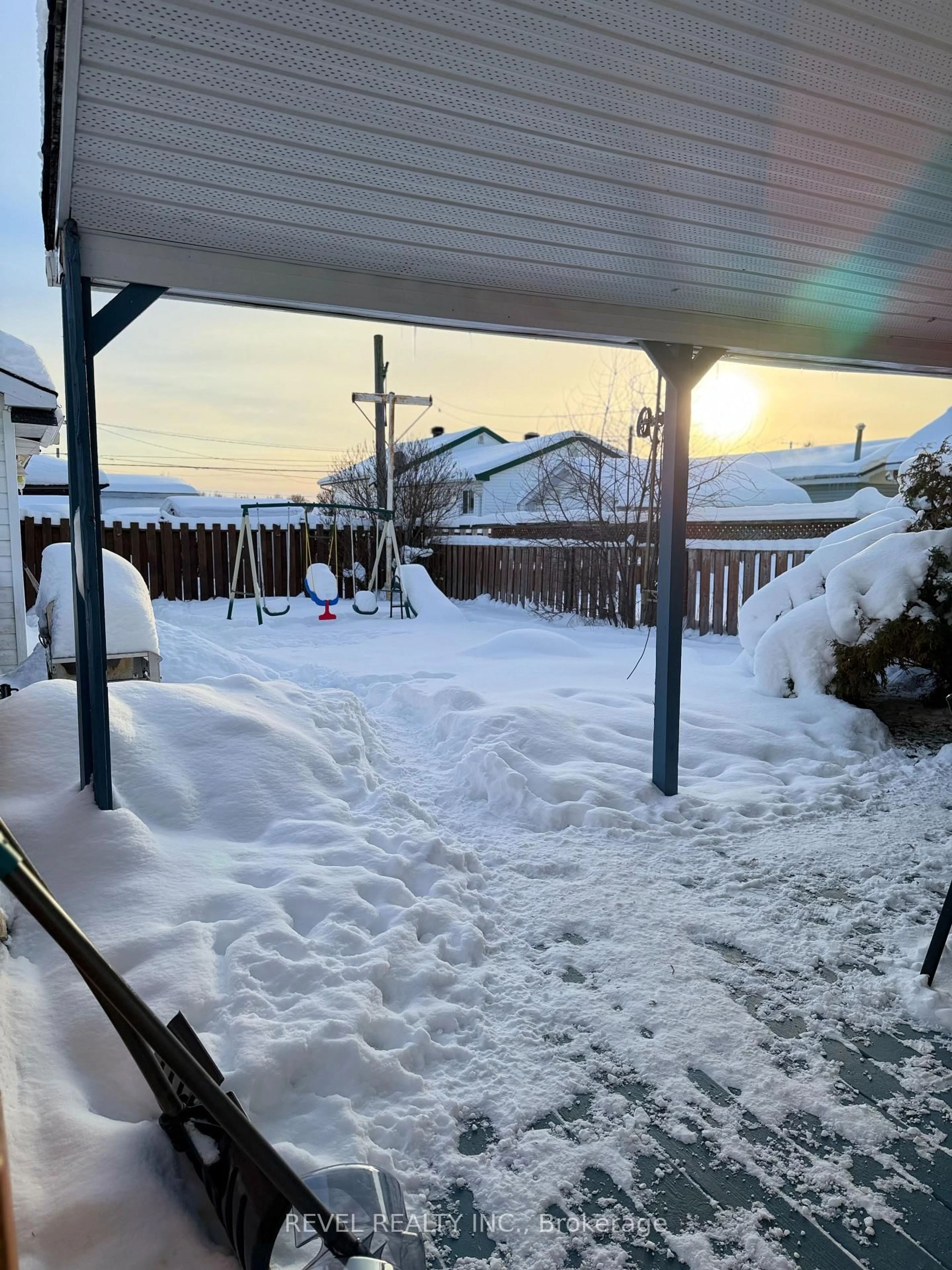 Patio, street for 351 Commercial Ave, Timmins Ontario P4N 2X8