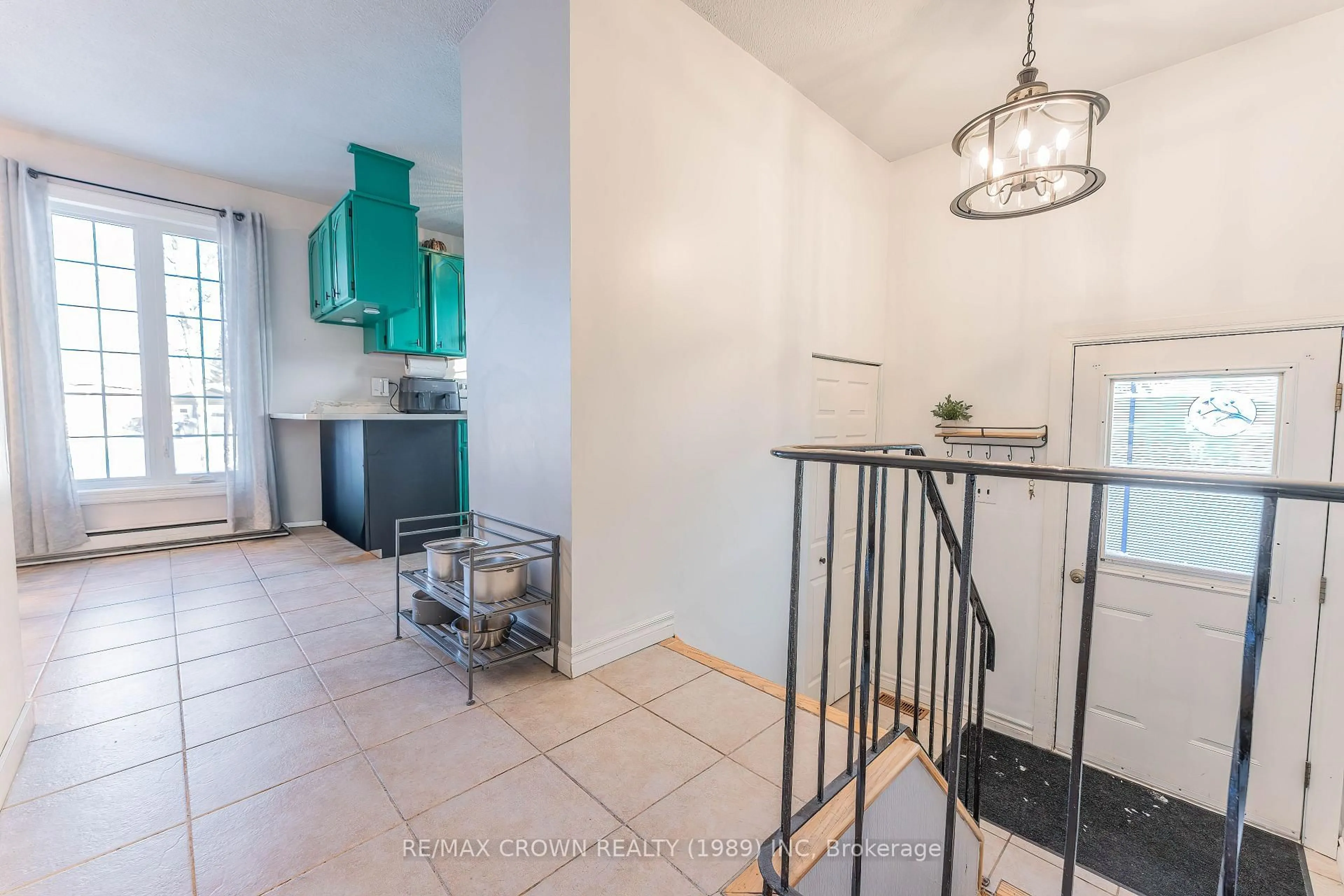 Unknown for 17 Champlain Cres, Kapuskasing Ontario P5N 3A8