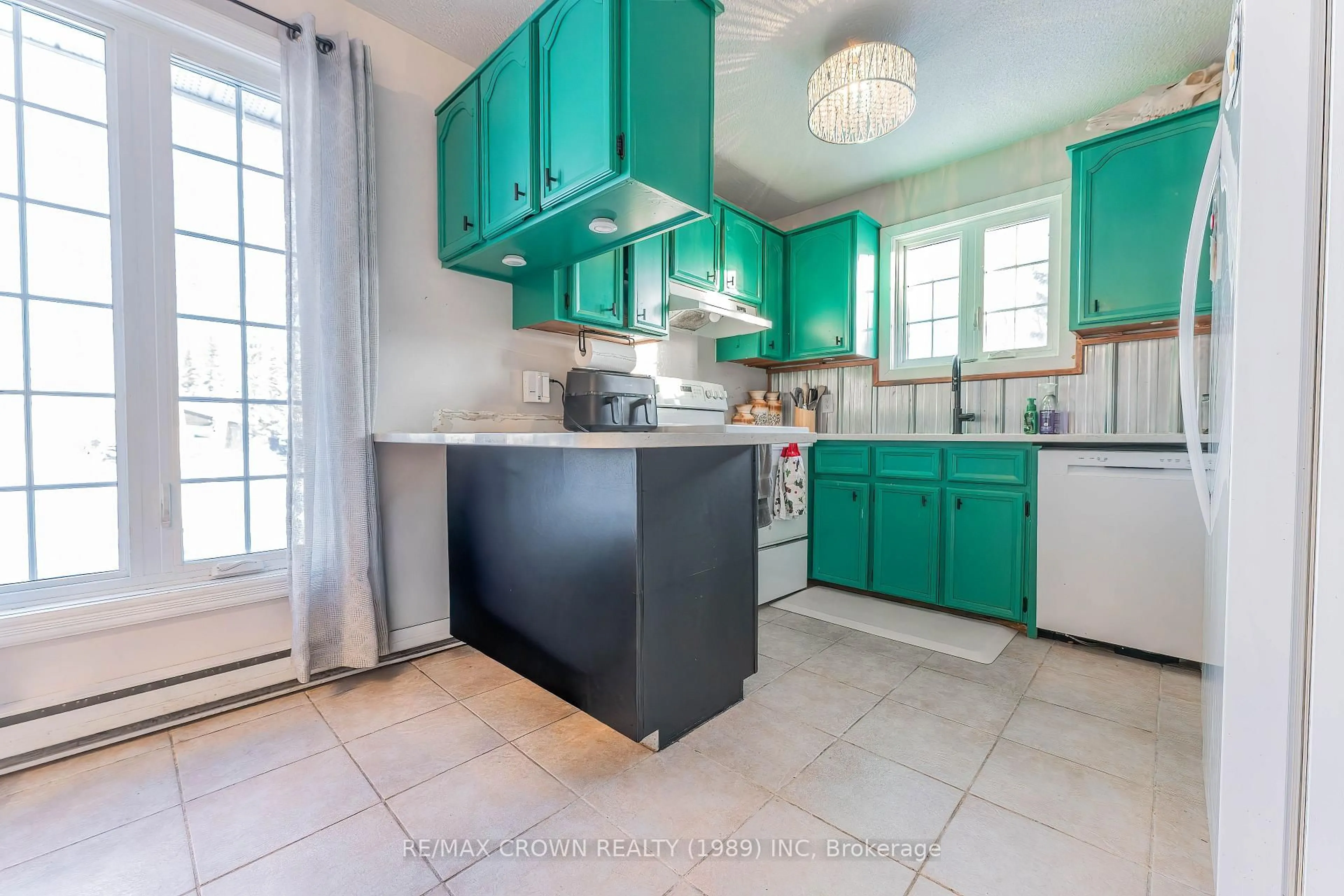 Unknown for 17 Champlain Cres, Kapuskasing Ontario P5N 3A8