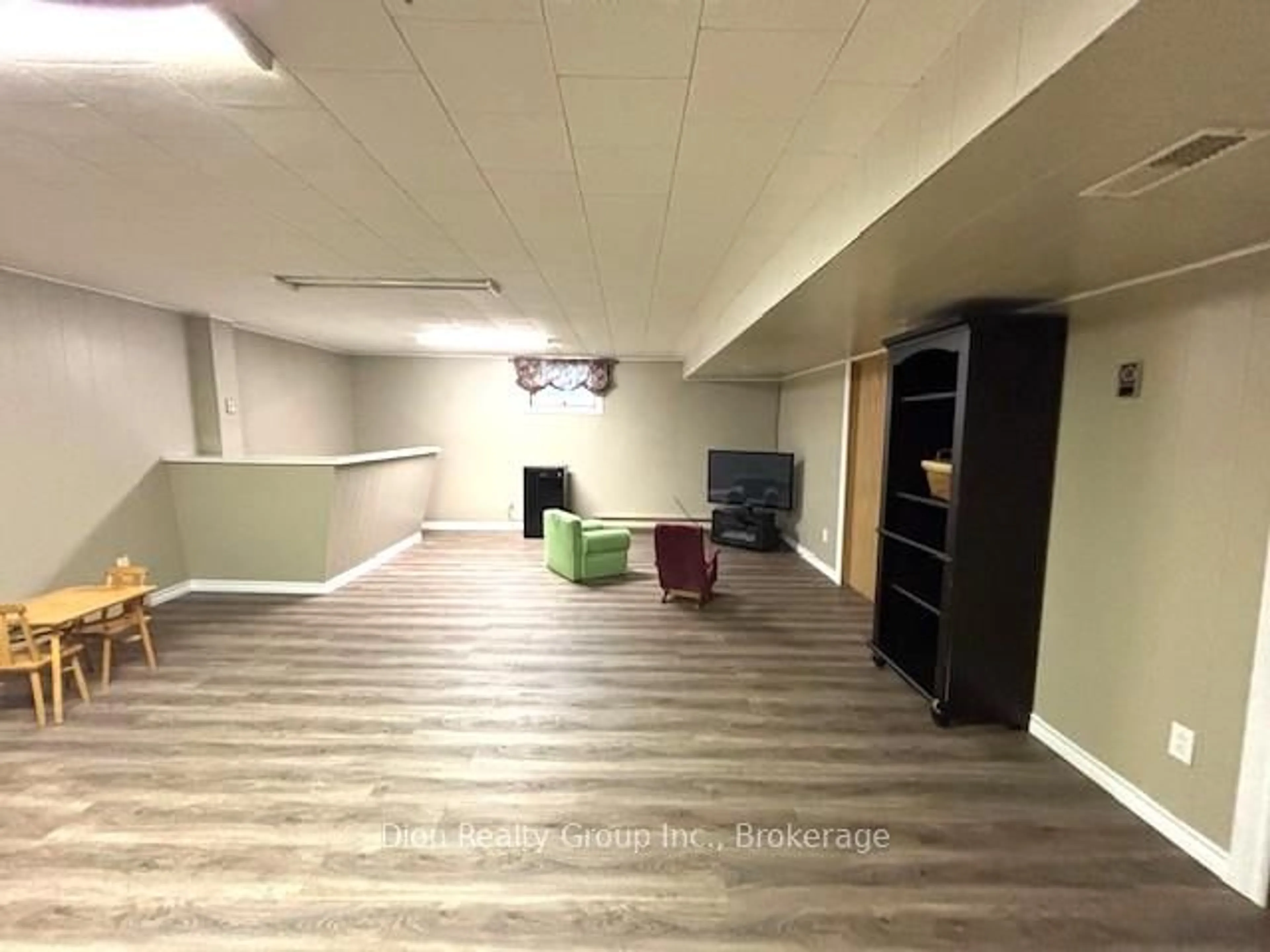 A pic of a room for 4 Mcphee Ave, Kirkland Lake Ontario P2N 1M2