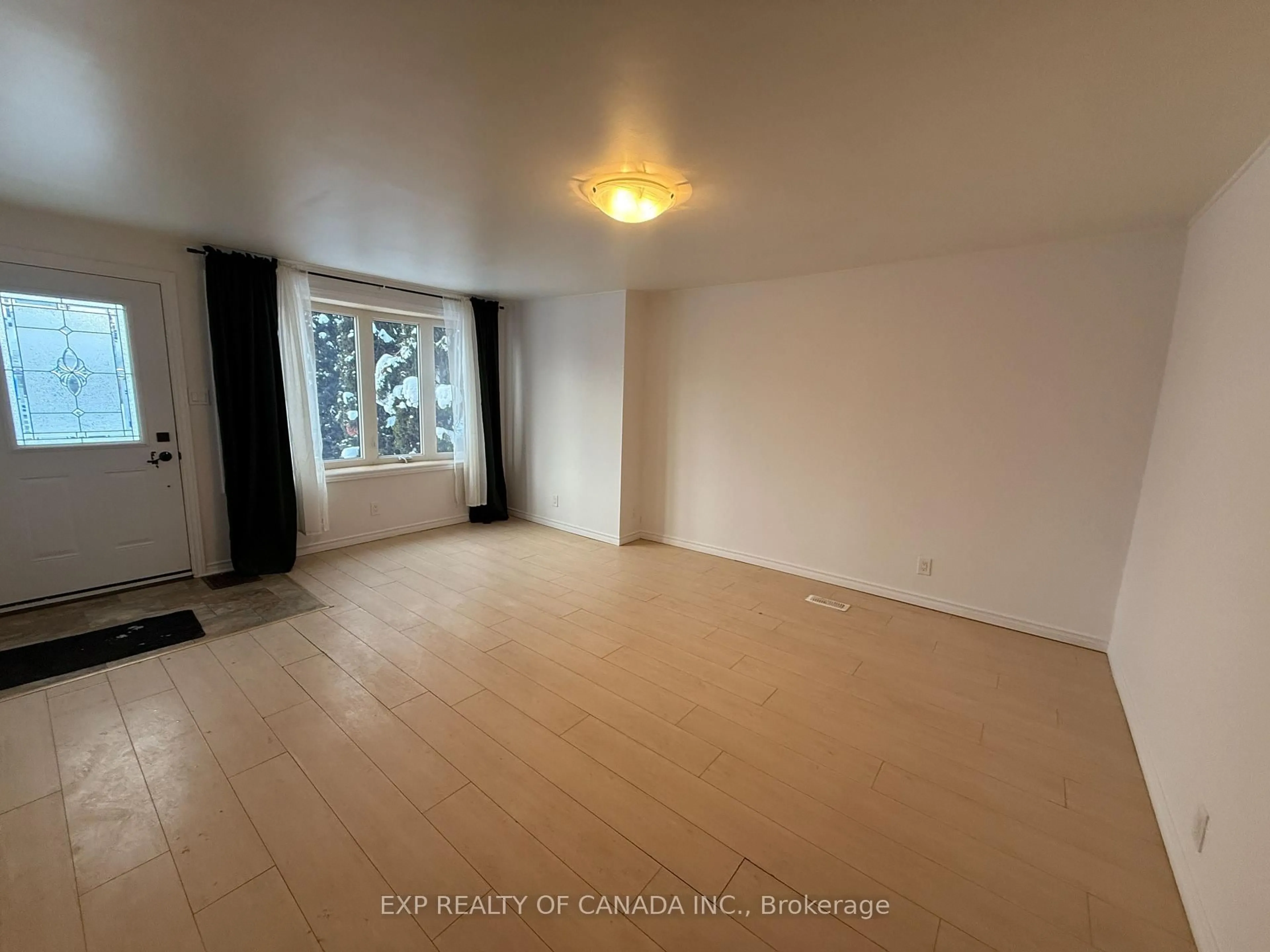 A pic of a room for 348 Maple St, Timmins Ontario P4N 1Z6