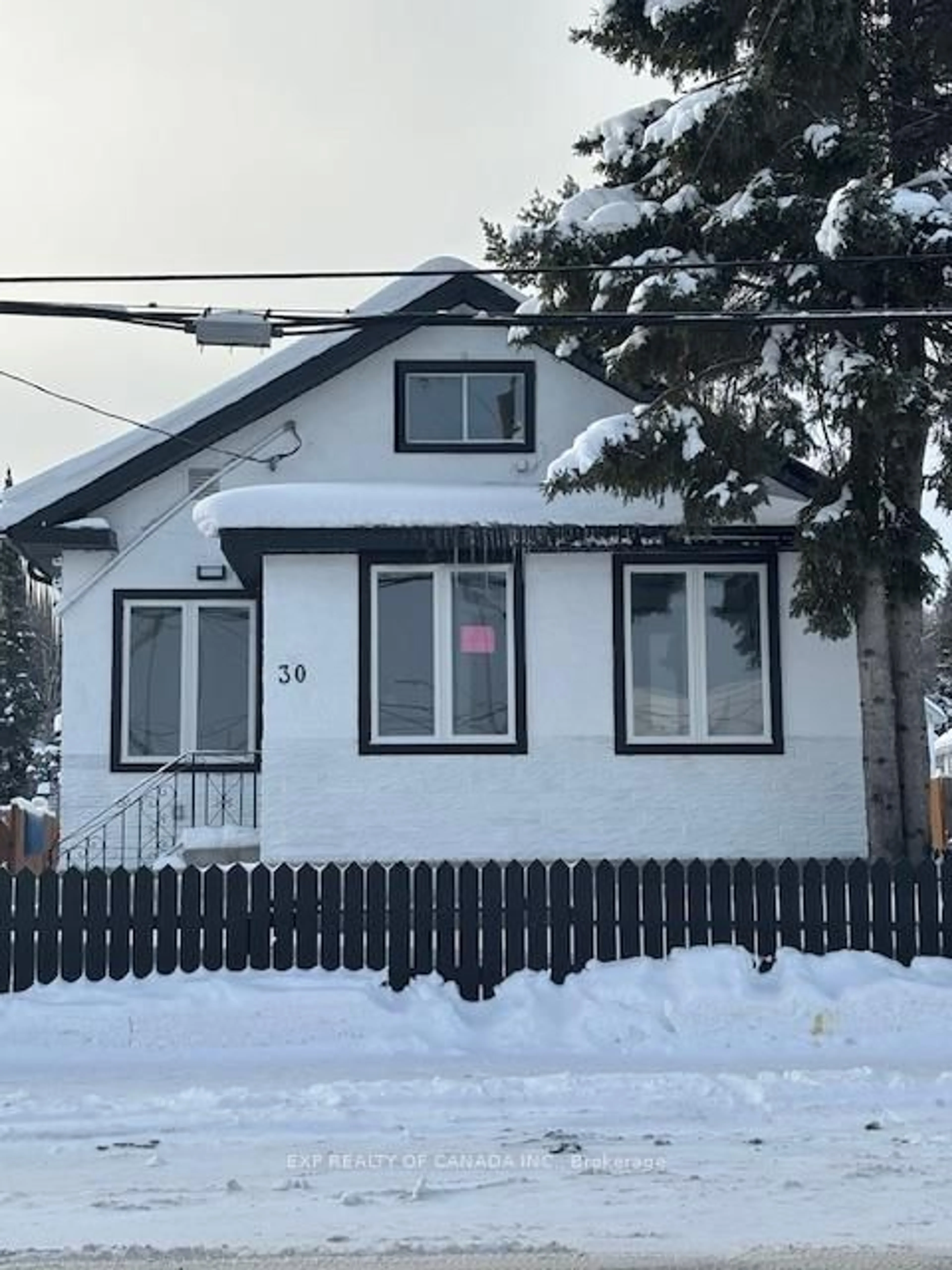 Home with vinyl exterior material, street for 30 Fourth Ave, Timmins Ontario P4N 7C2