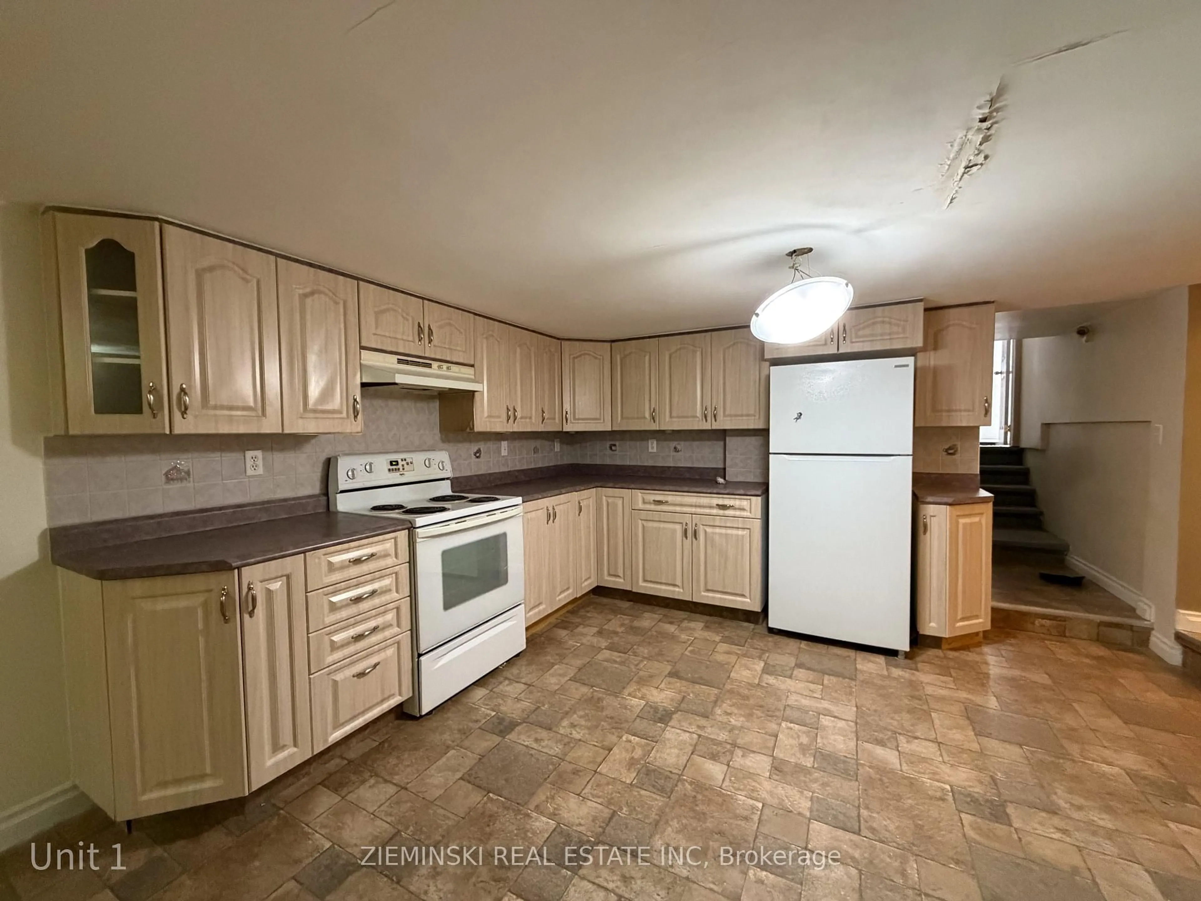 Standard kitchen, unknown for 55 - 63 Preston St, Timmins Ontario P4N 3M7