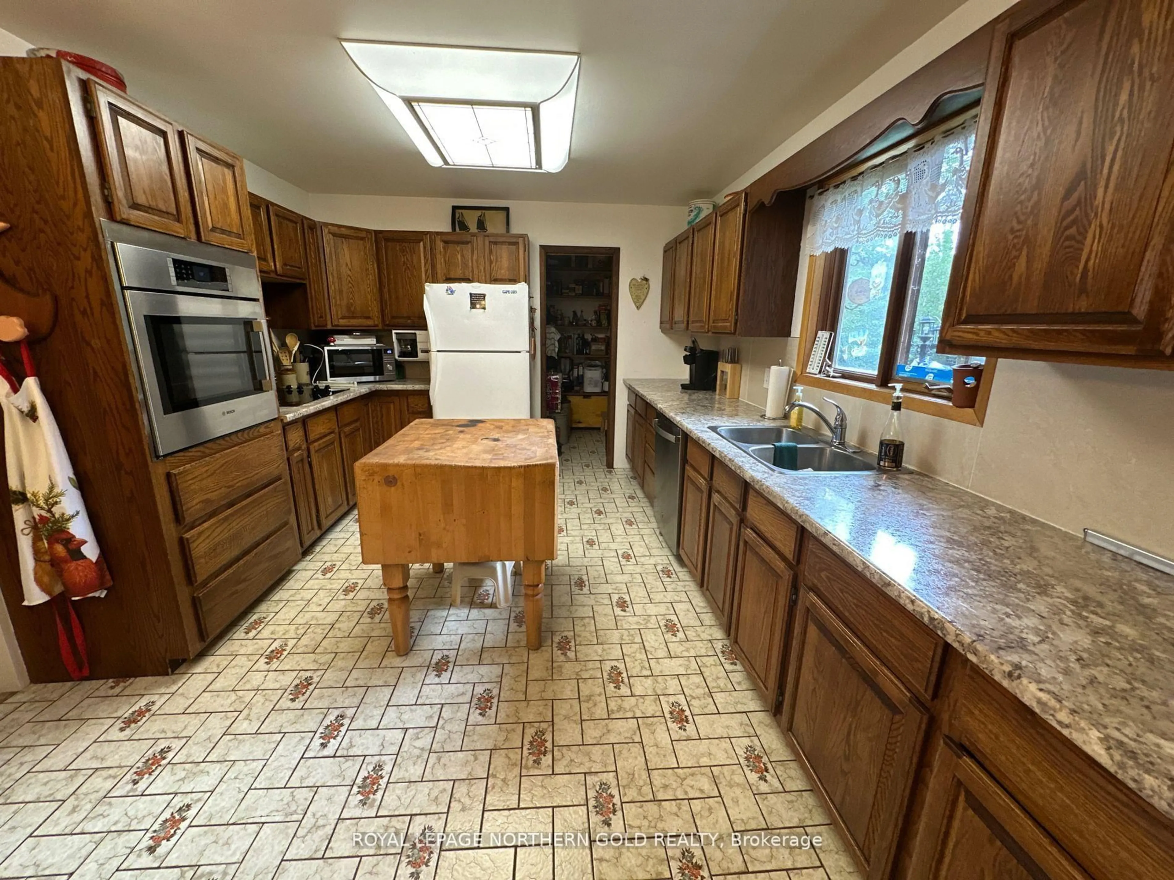 Standard kitchen, ceramic/tile floor for 290 Grenfell Rd, Kirkland Lake Ontario P0K 1T0