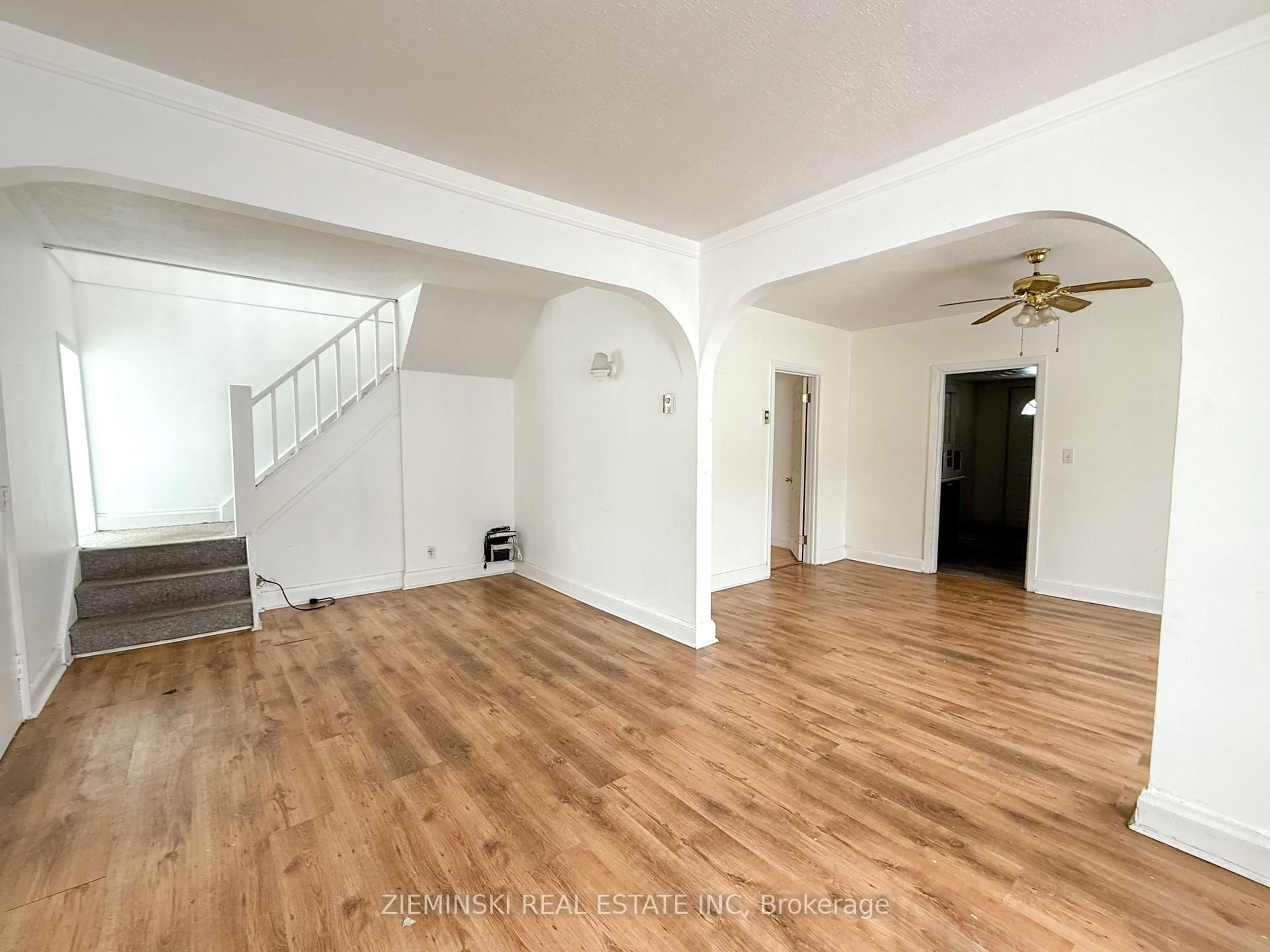 A pic of a room for 106 Commercial Ave, Timmins Ontario P4N 2X1