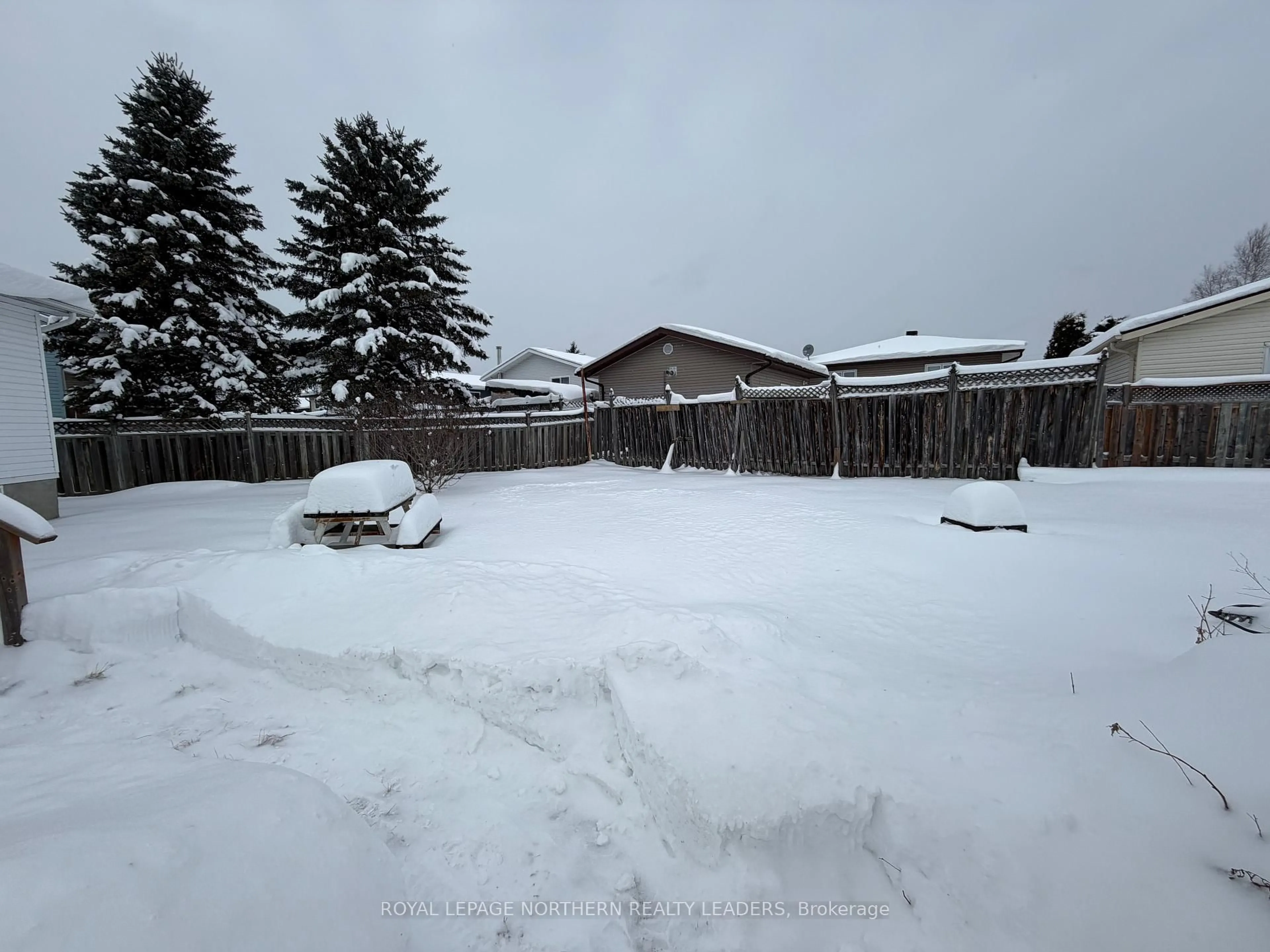 Unknown for 121 Girdwood Cres, Timmins Ontario P0N 1K0