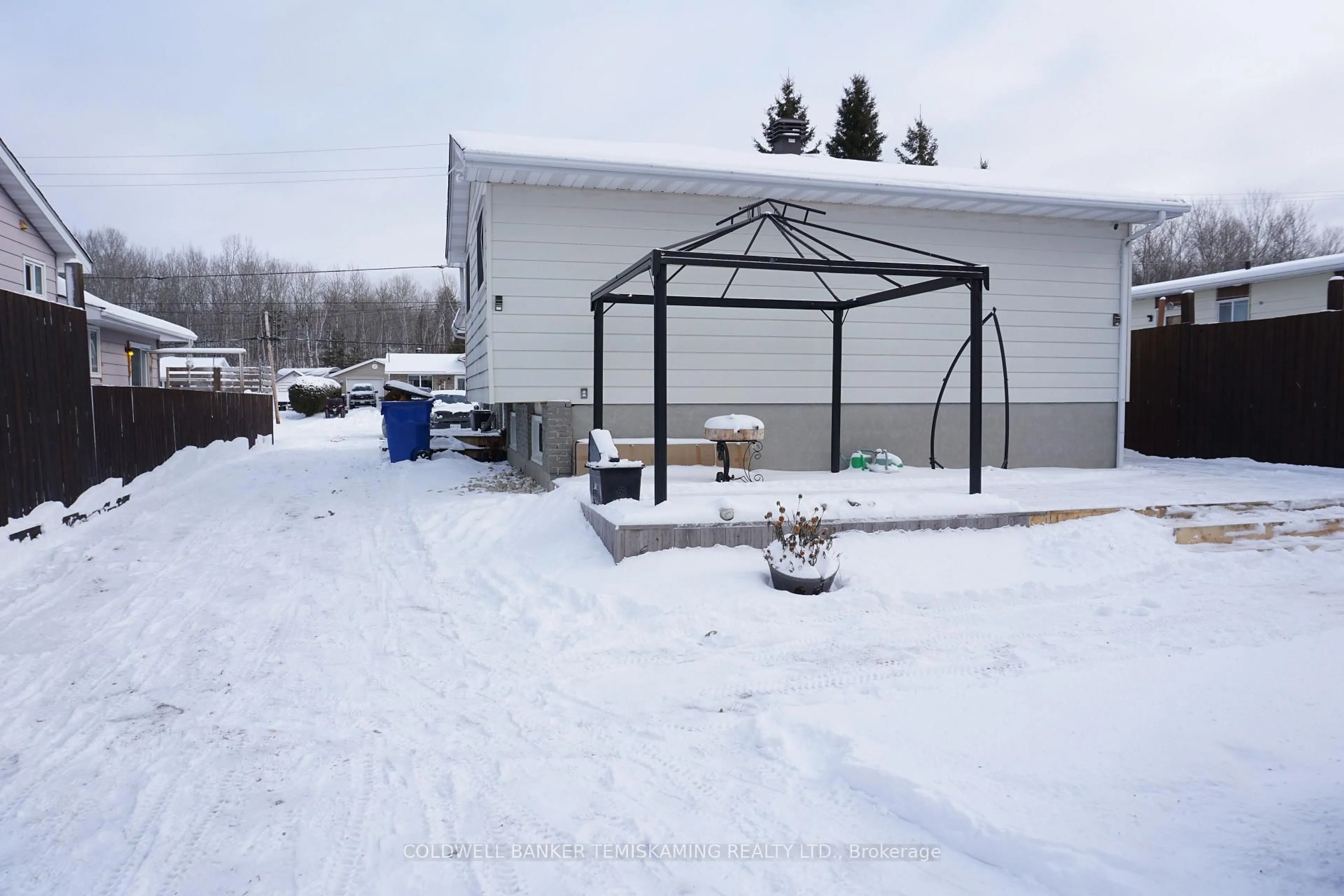Shed for 151 Carter Blvd, Temiskaming Shores Ontario P0J 1R0