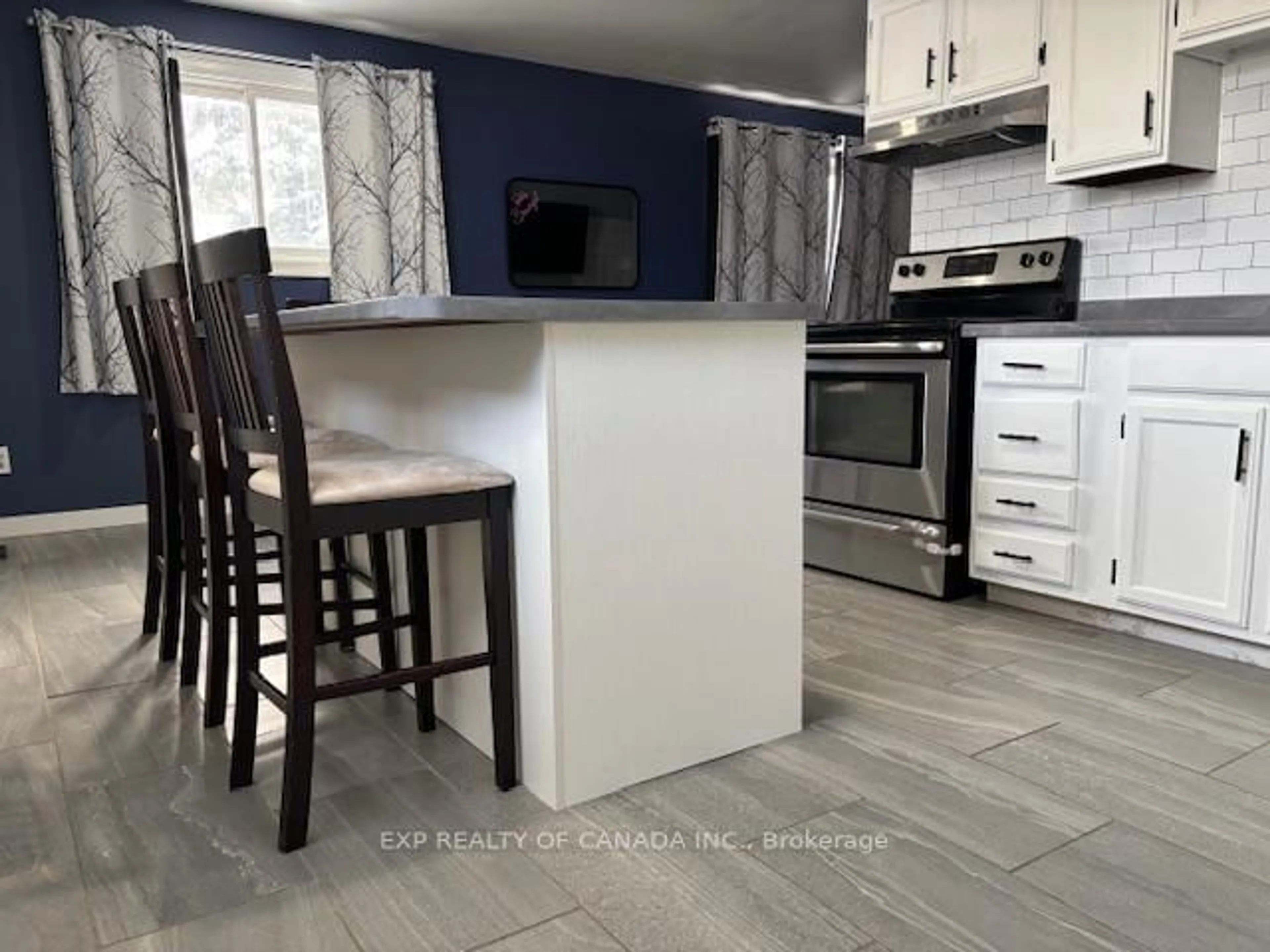 Open concept kitchen, ceramic/tile floor for 504 Goldrush St, Timmins Ontario P0N 1H0