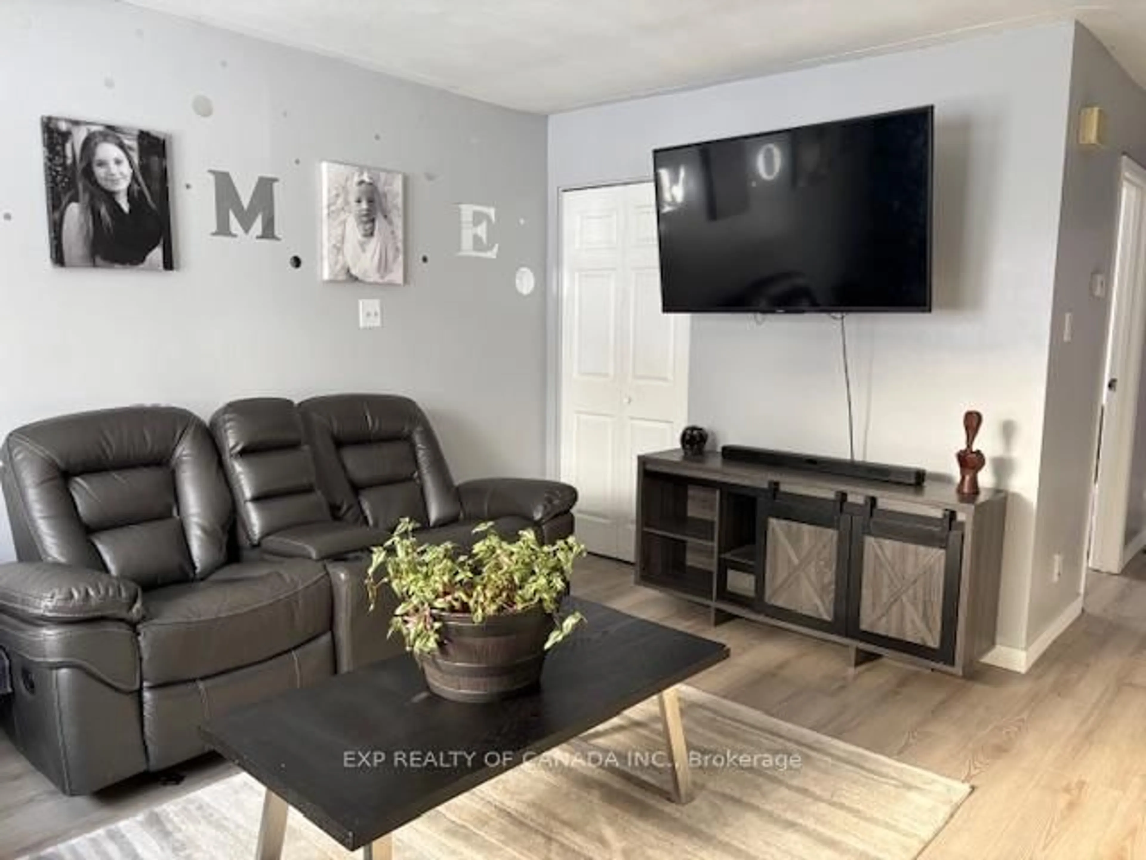 Living room with furniture, unknown for 504 Goldrush St, Timmins Ontario P0N 1H0