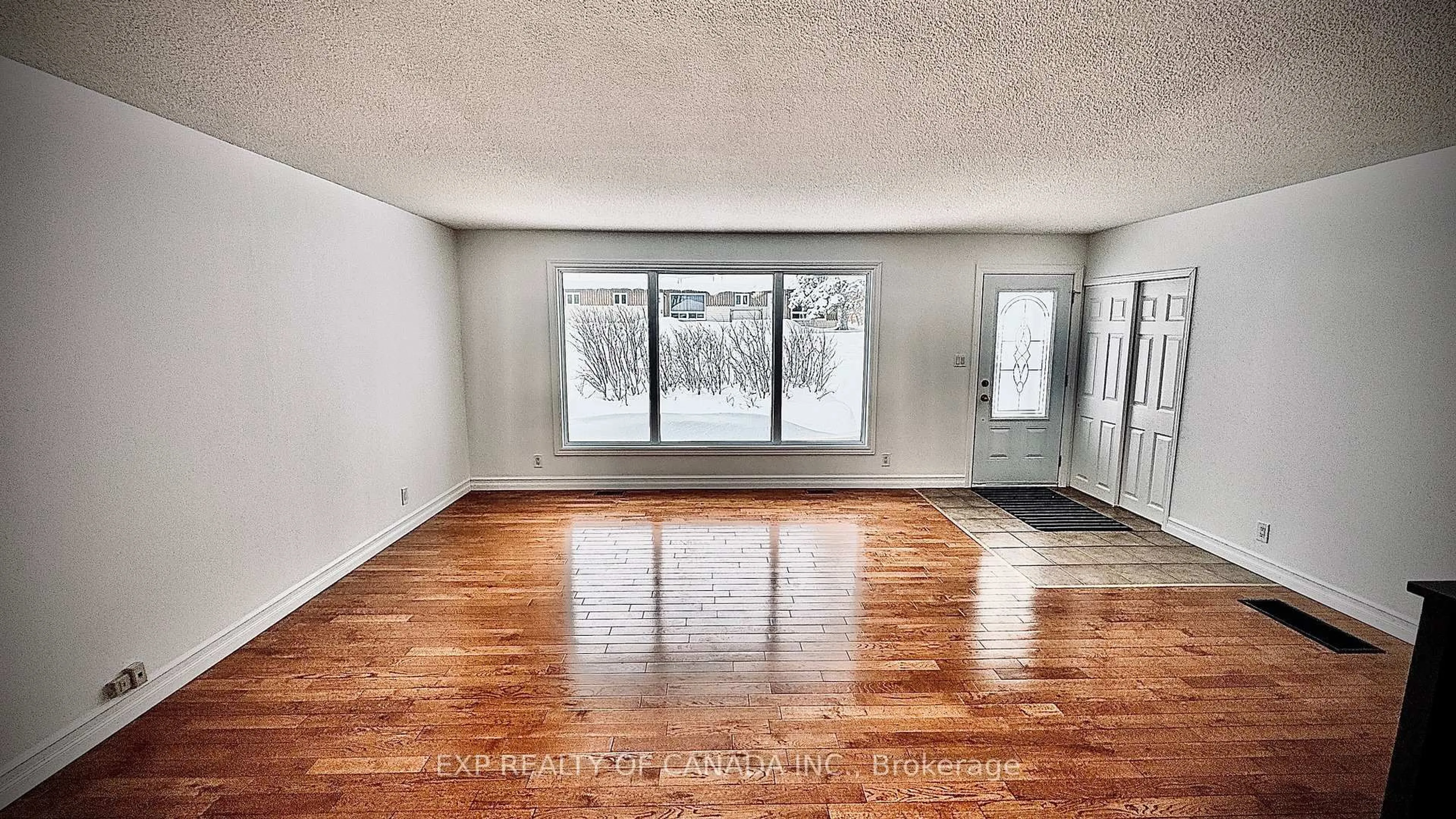 A pic of a room for 365 SEVENTH St, Cochrane Ontario P0L 1C0