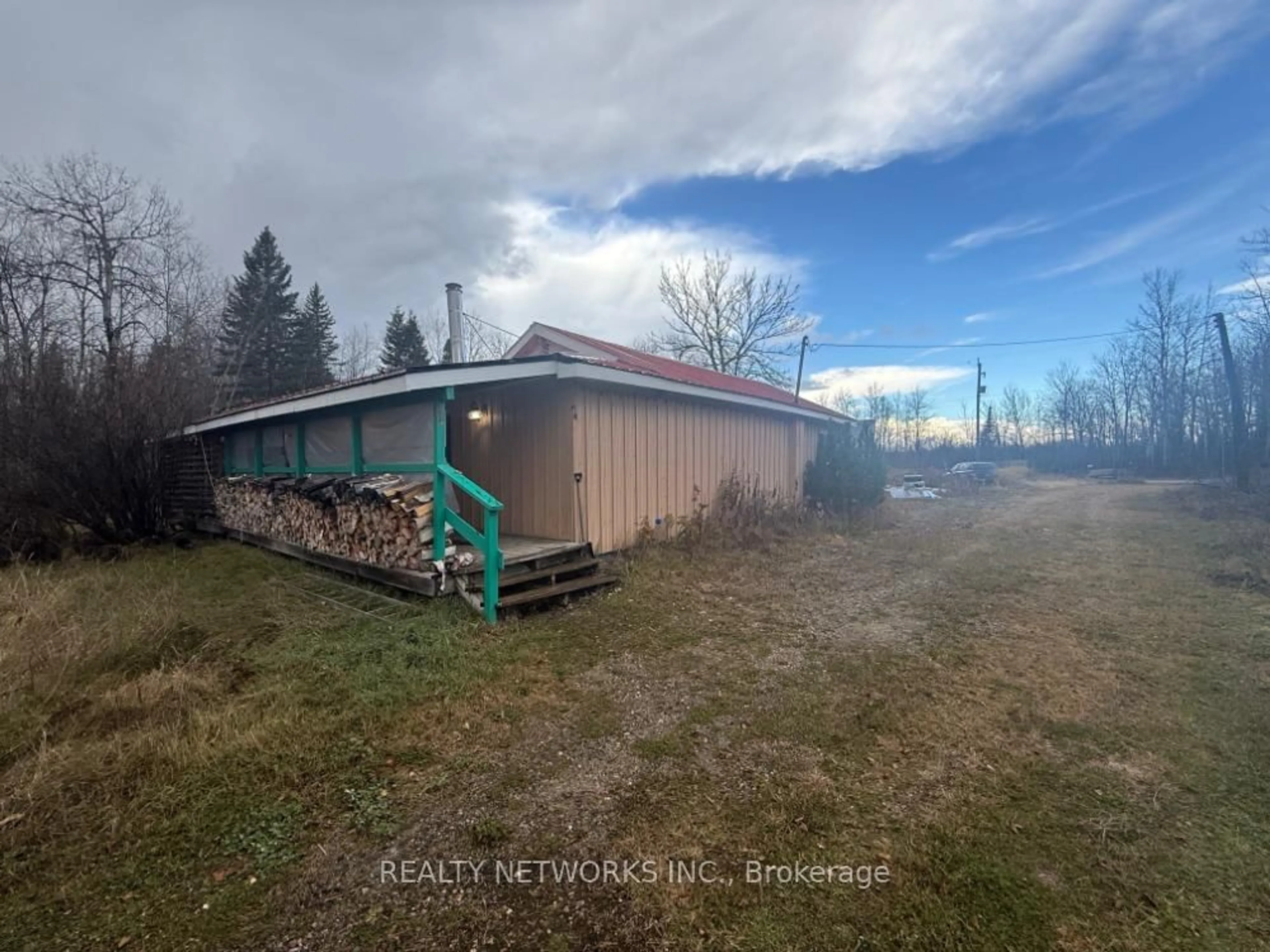 Shed for 1039 Camp Bickell Rd, Iroquois Falls Ontario P0N 1A0