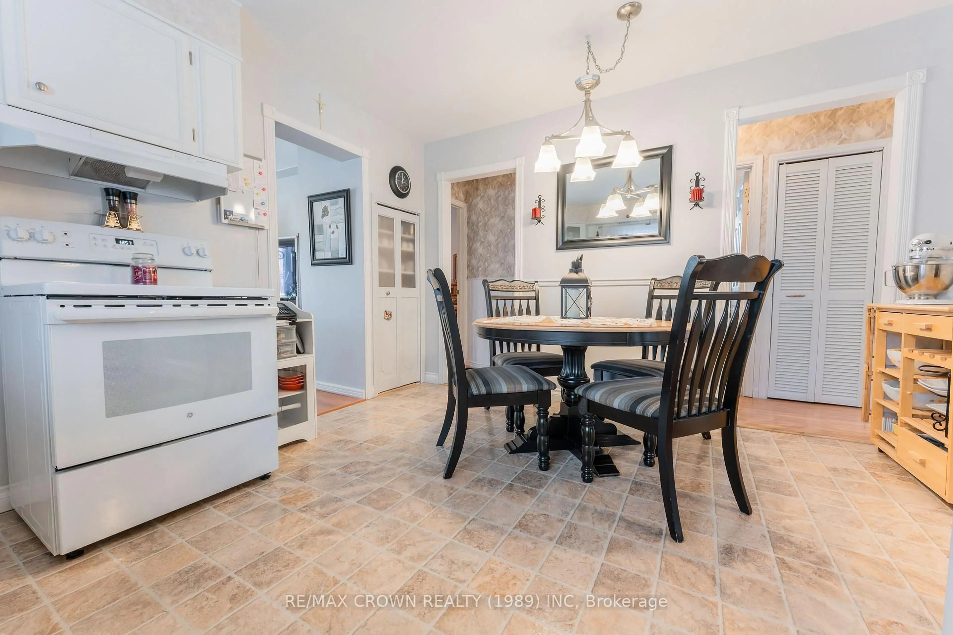 Open concept kitchen, ceramic/tile floor for 78 Devonshire St, Kapuskasing Ontario P5N 1C6