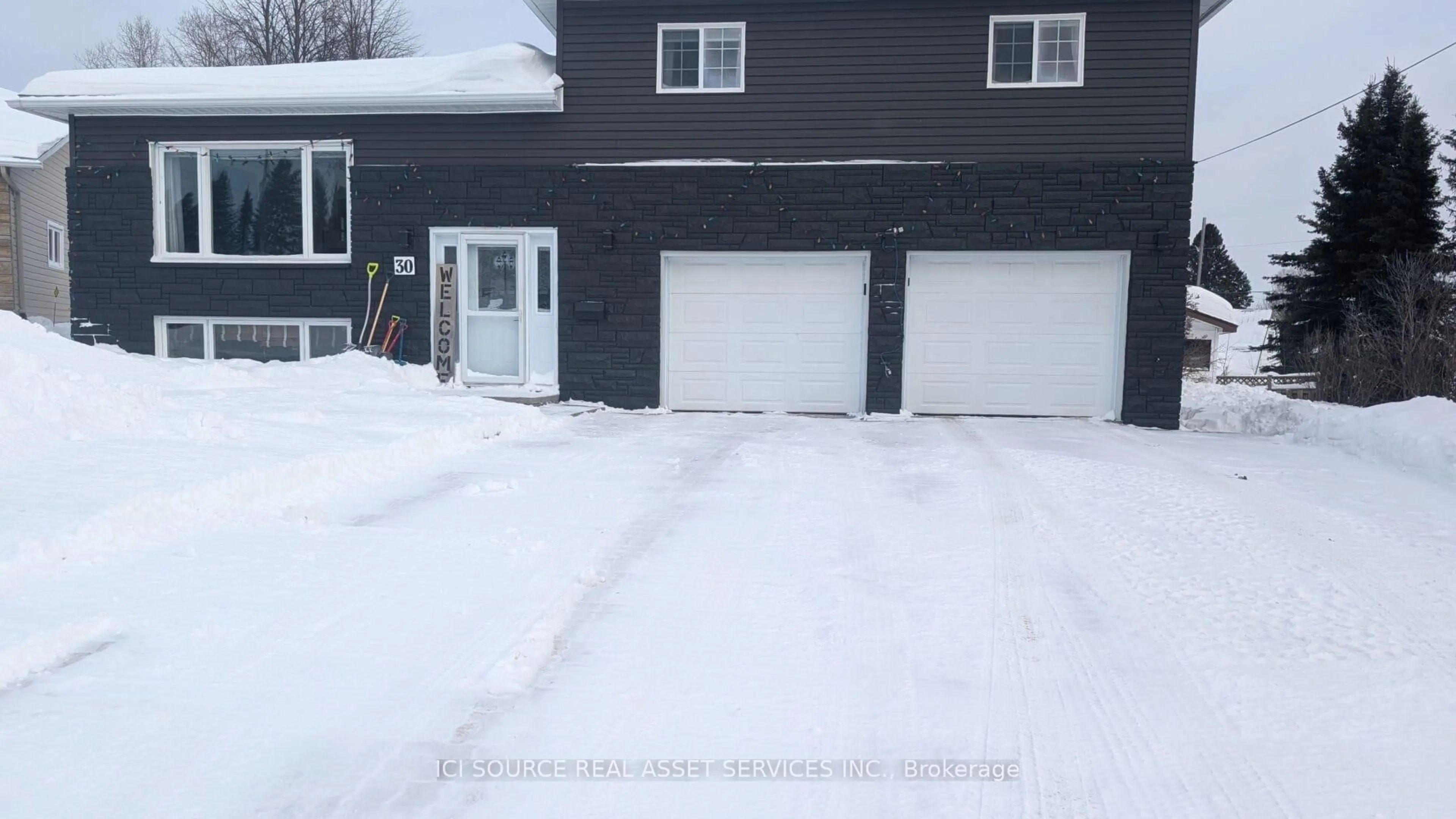 Indoor garage for 30 Hillcrest Dr, Kirkland Lake Ontario P2N 3M4