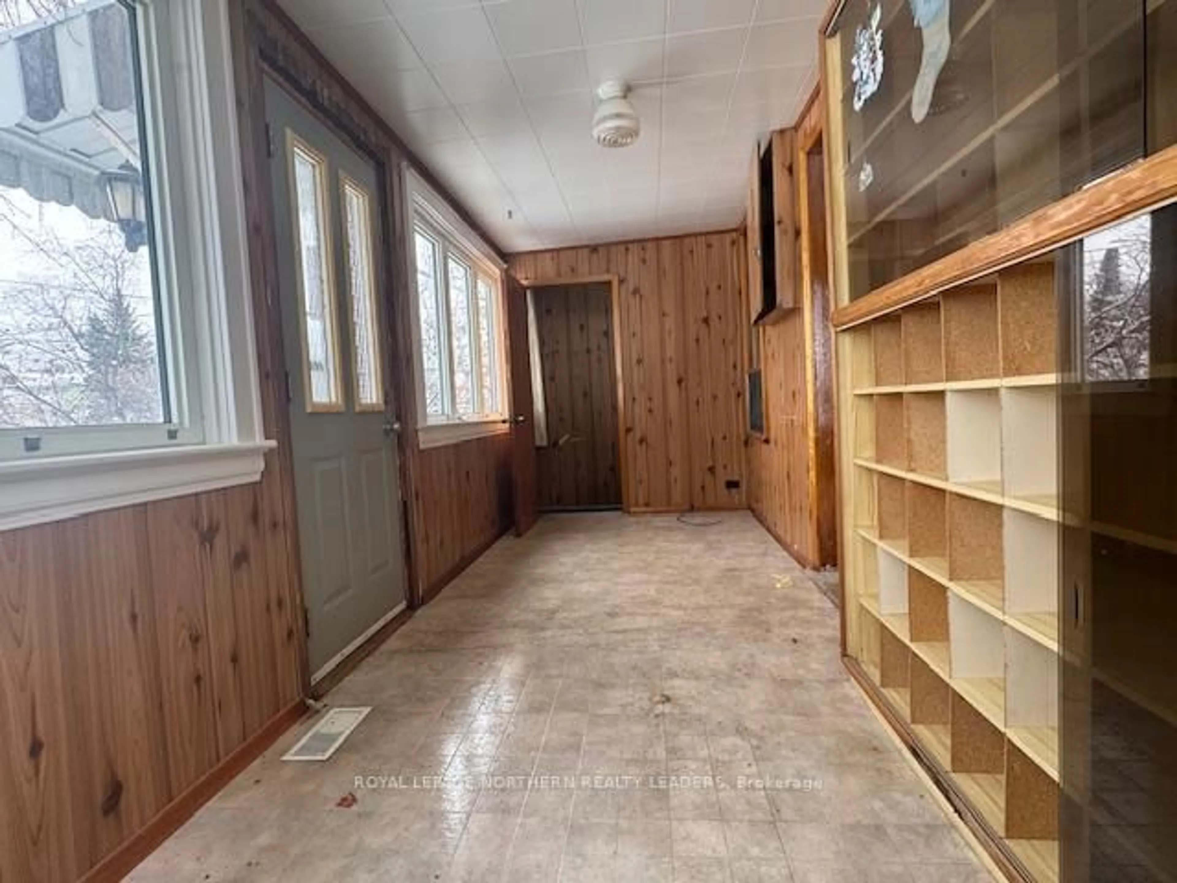 A pic of a room for 71 Maple St, Timmins Ontario P4N 6B5