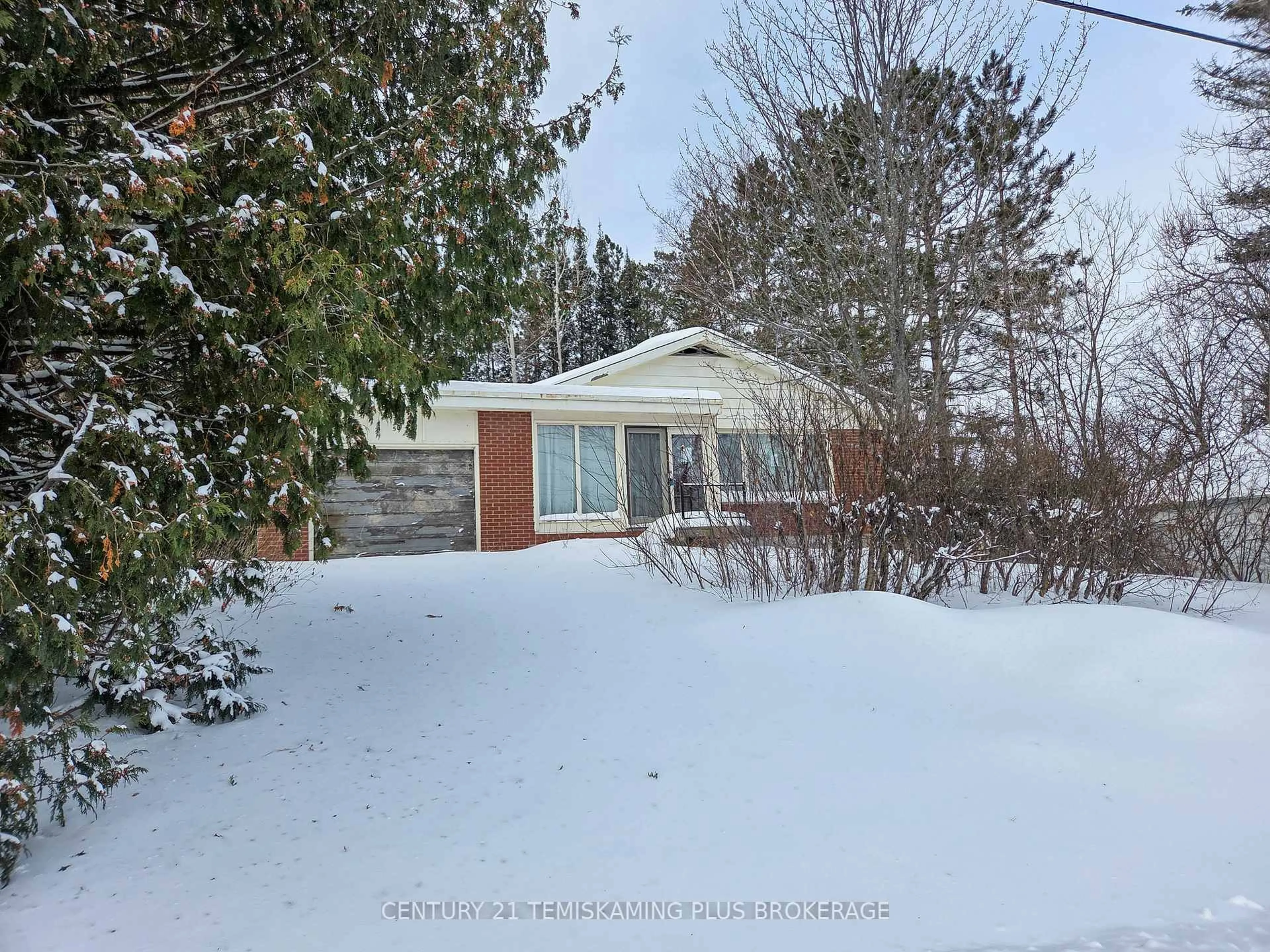A pic from outside/outdoor area/front of a property/back of a property/a pic from drone, street for 50 Dixon St, Temiskaming Shores Ontario P0J 1P0