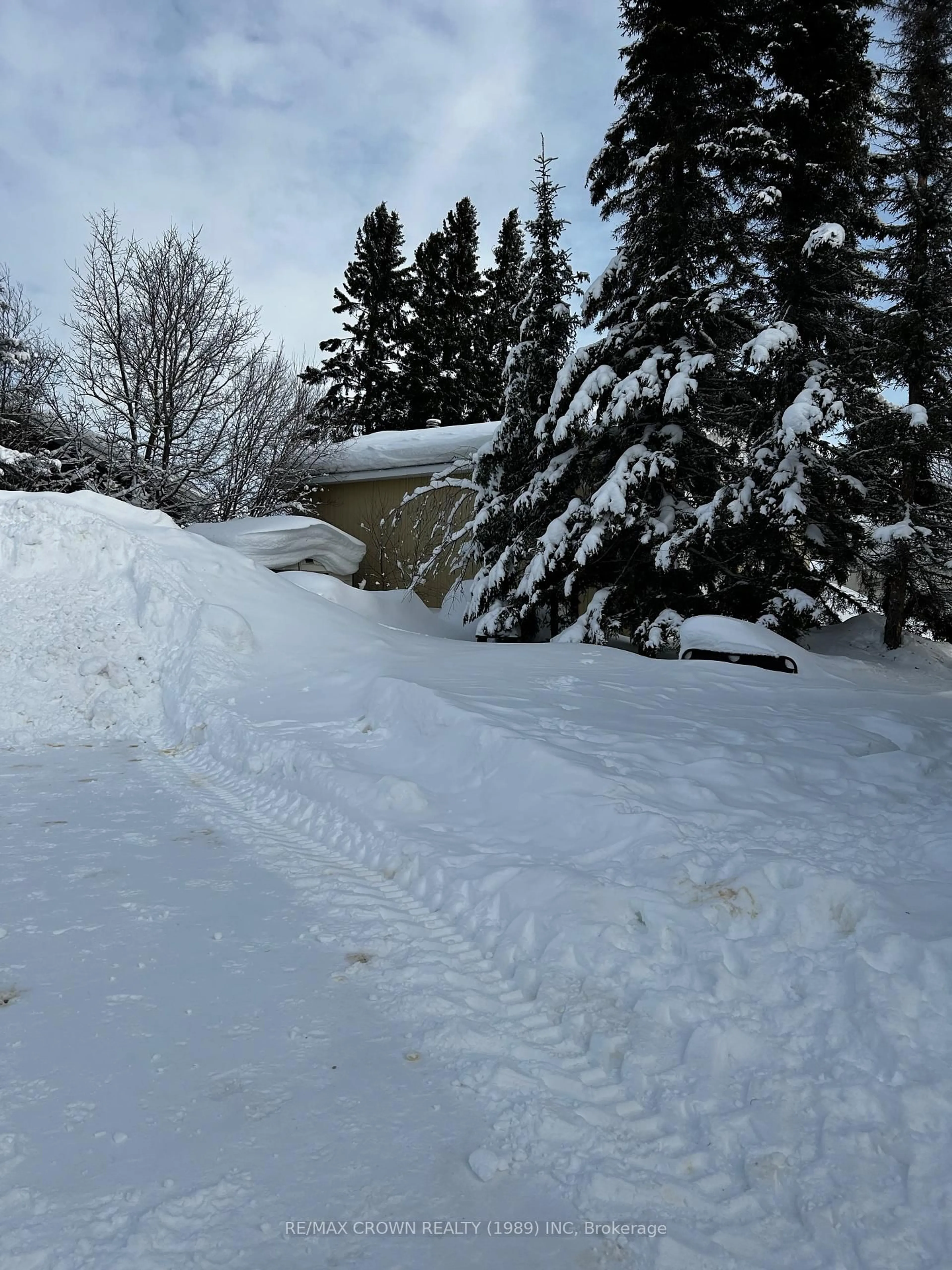 Unknown for 57 Leonard Moonbeam Ave, Kapuskasing Ontario P0L 1V0