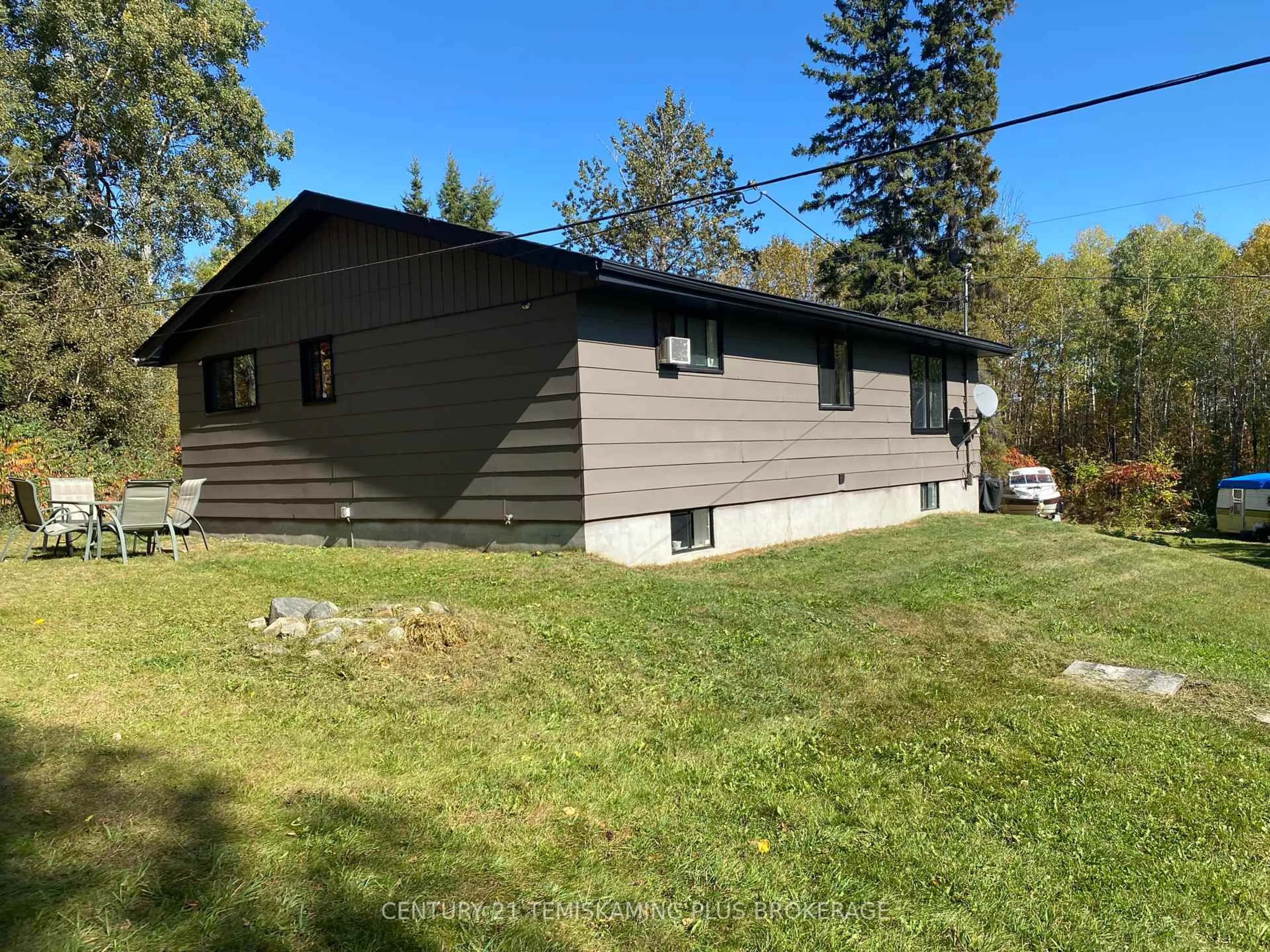 Home with vinyl exterior material, unknown for 466609 Kerr Lake Rd, Timiskaming Ontario P0J 1C0