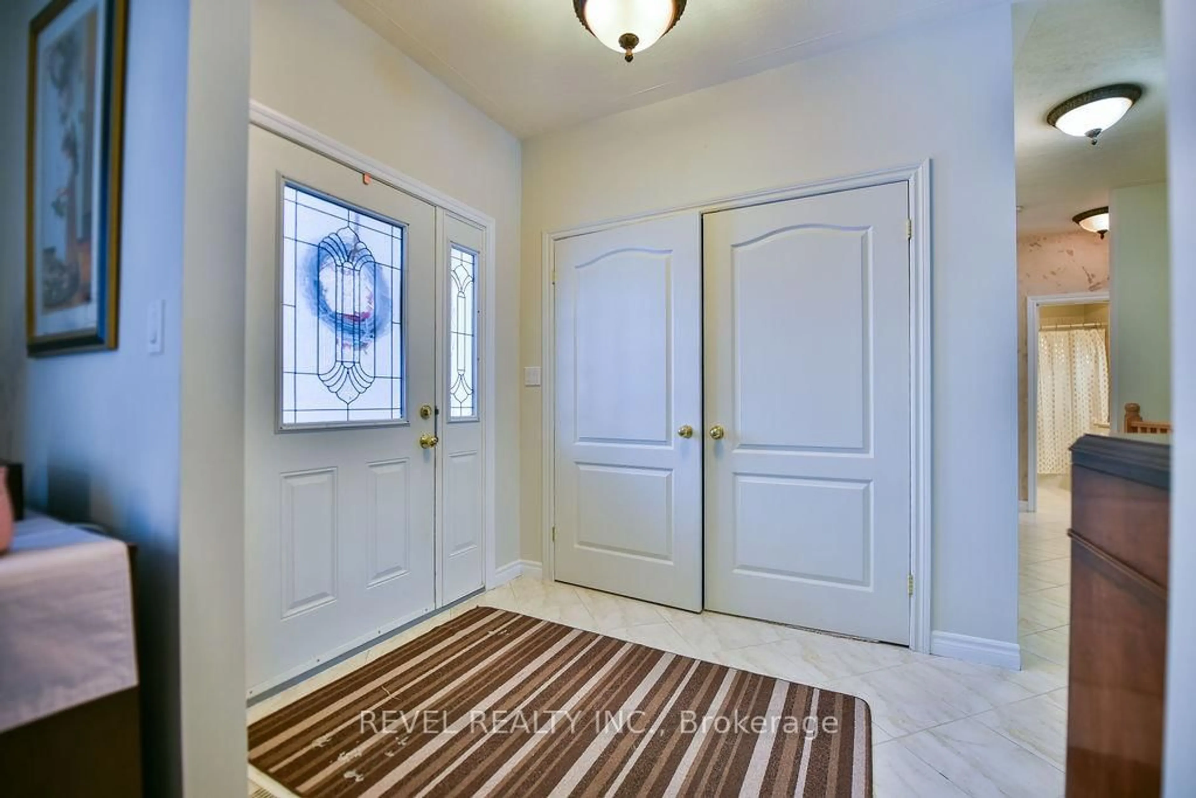 Indoor entryway for 1075 Dalton Rd, Timmins Ontario P4N 7C2