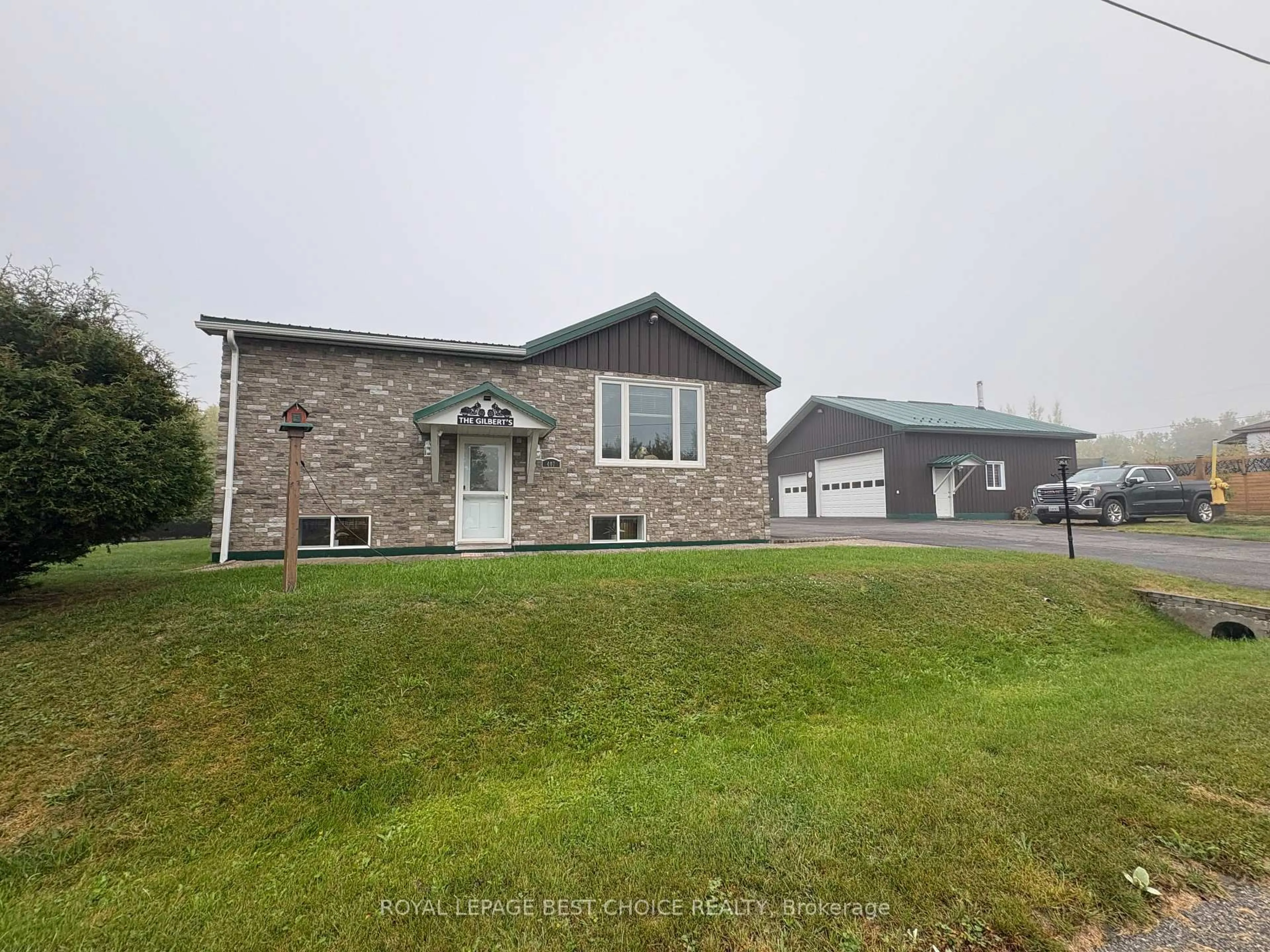 A pic from outside/outdoor area/front of a property/back of a property/a pic from drone, unknown for 407 Matheson St, Kirkland Lake Ontario P0K 1M0