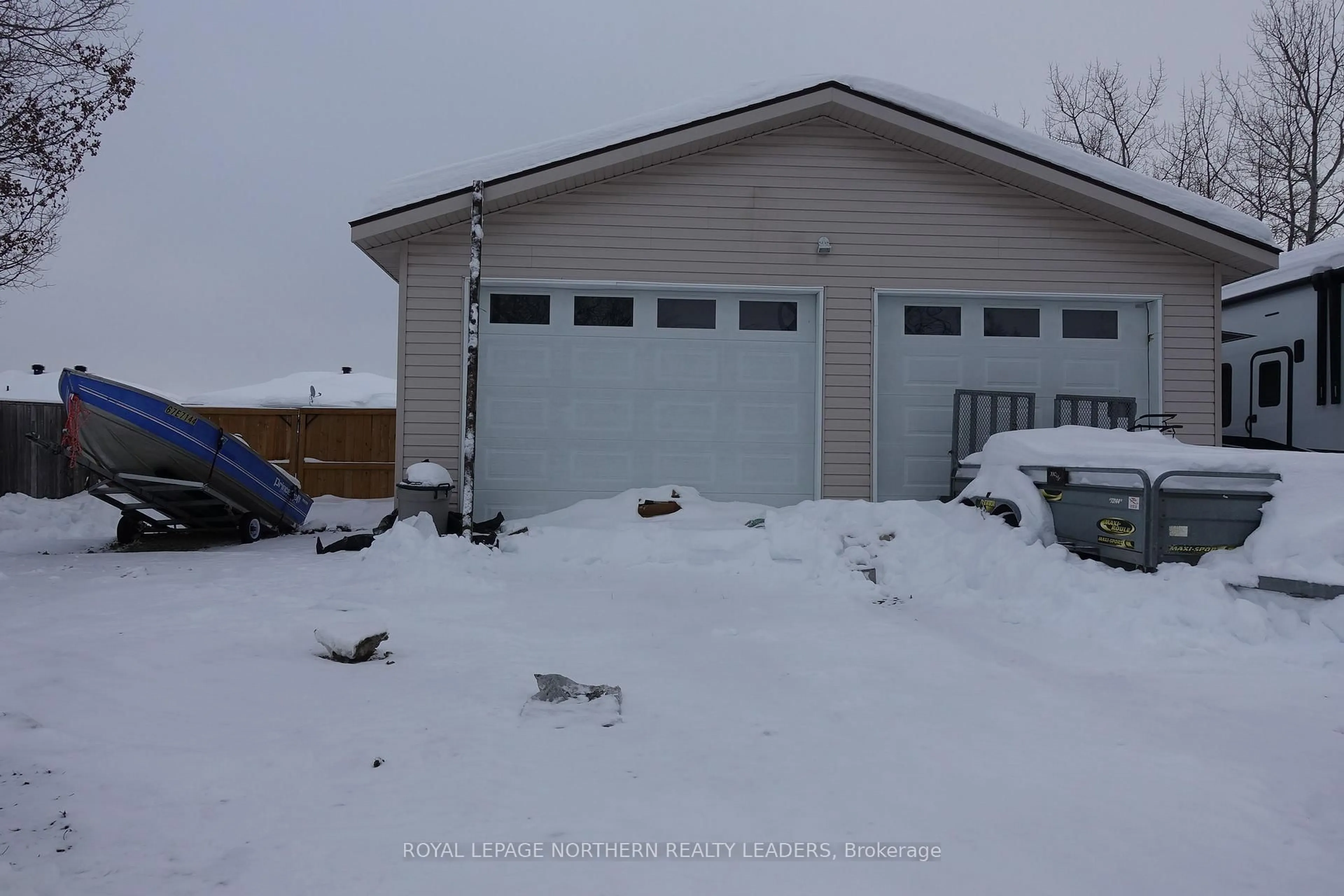 Indoor garage for 91 Majestic Dr, Timmins Ontario P4R 1N6