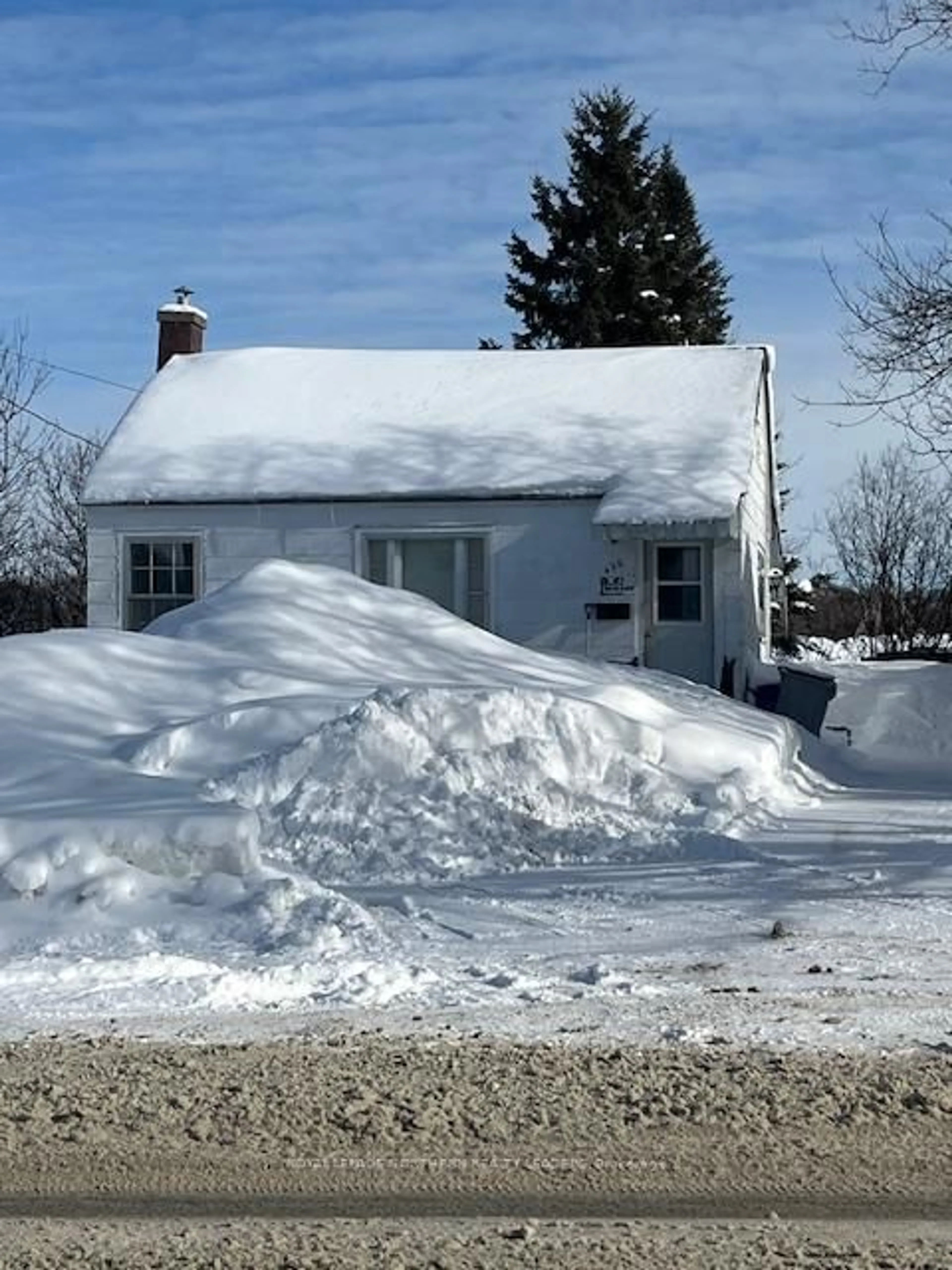 Shed for 426 MacLean Dr, Timmins Ontario P4N 4W6