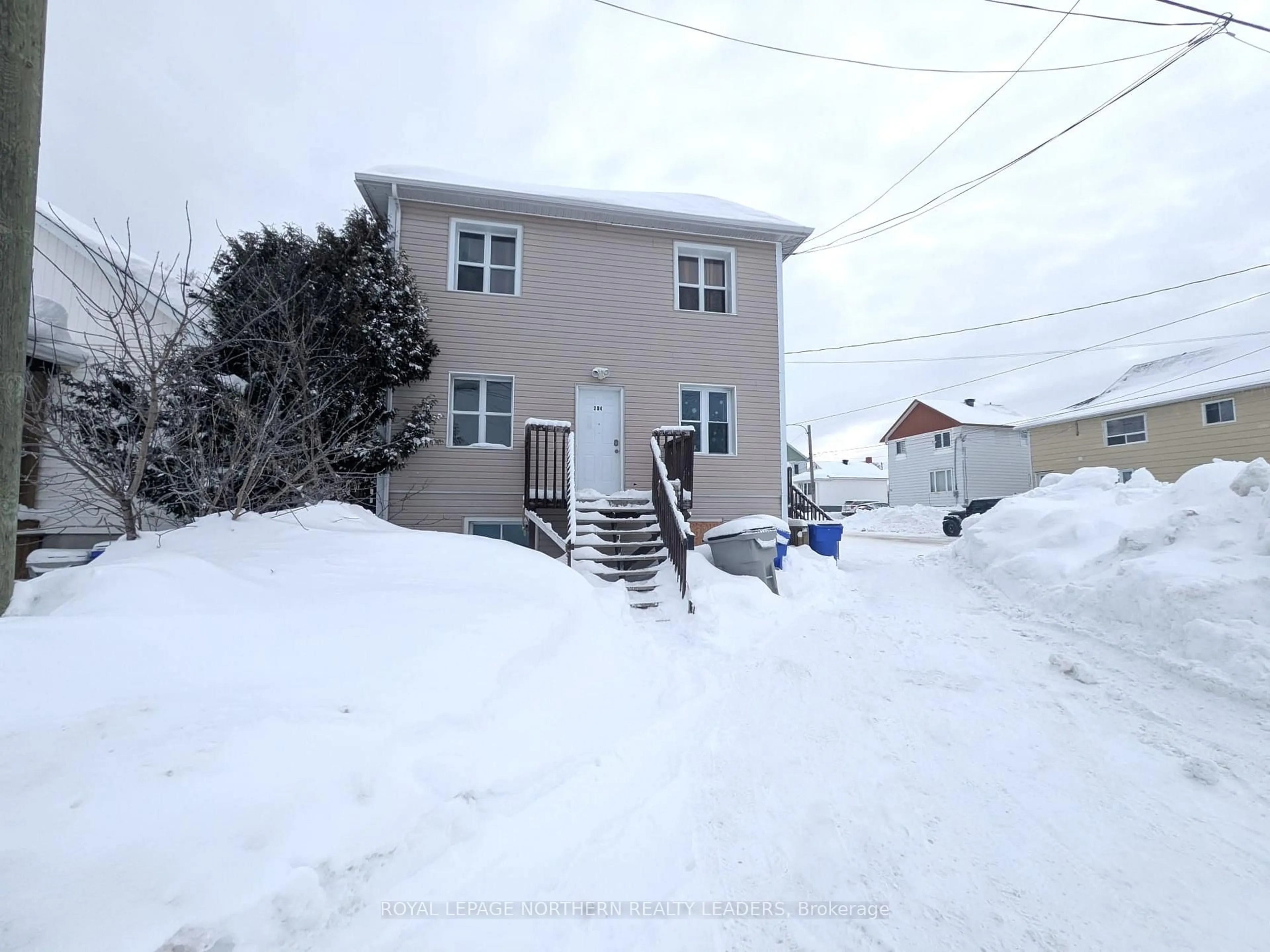 A pic from outside/outdoor area/front of a property/back of a property/a pic from drone, street for 126 Seventh Ave, Timmins Ontario P4N 5N9