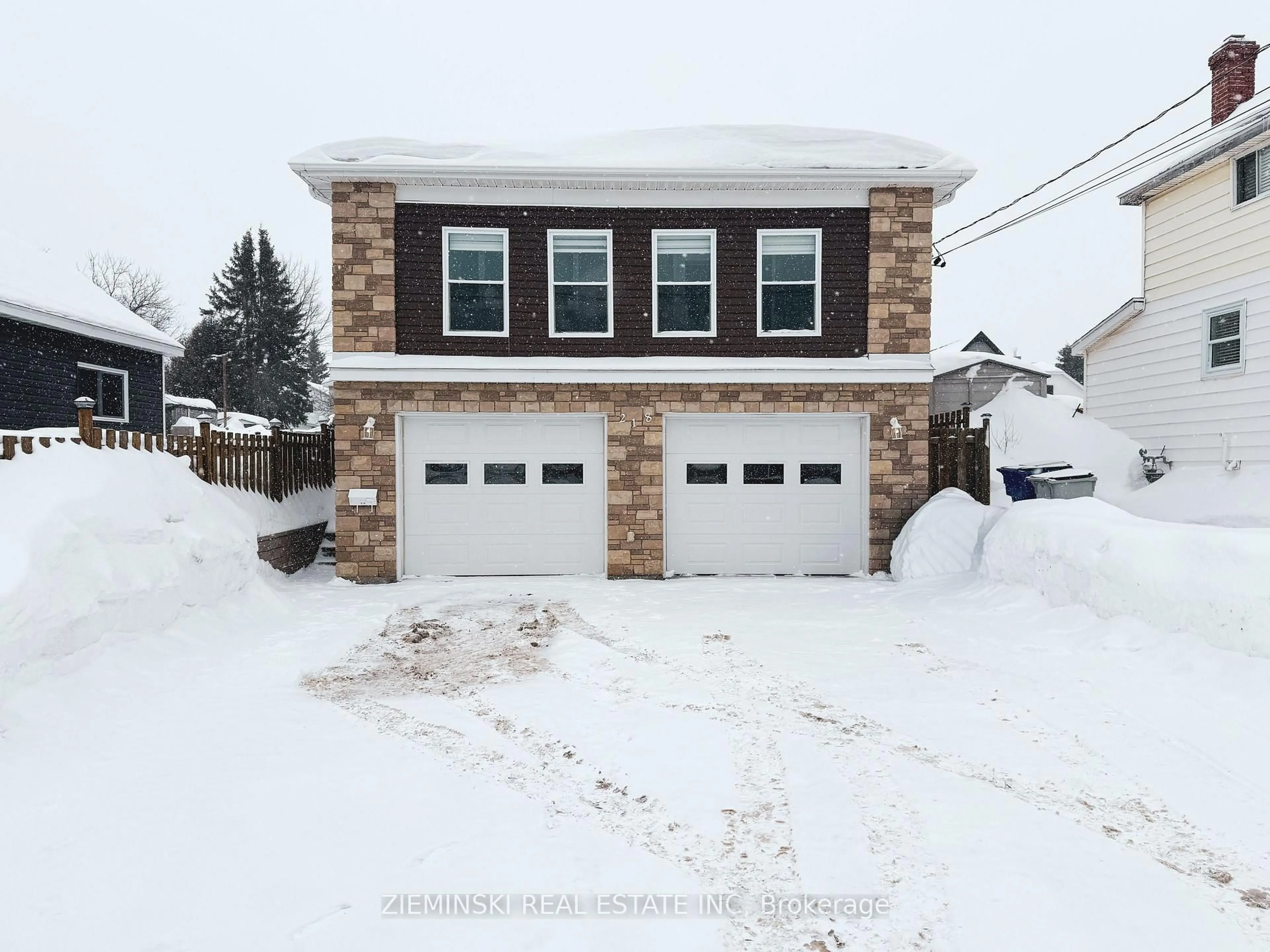 Indoor garage for 218 Mountjoy St, Timmins Ontario P4N 1T4