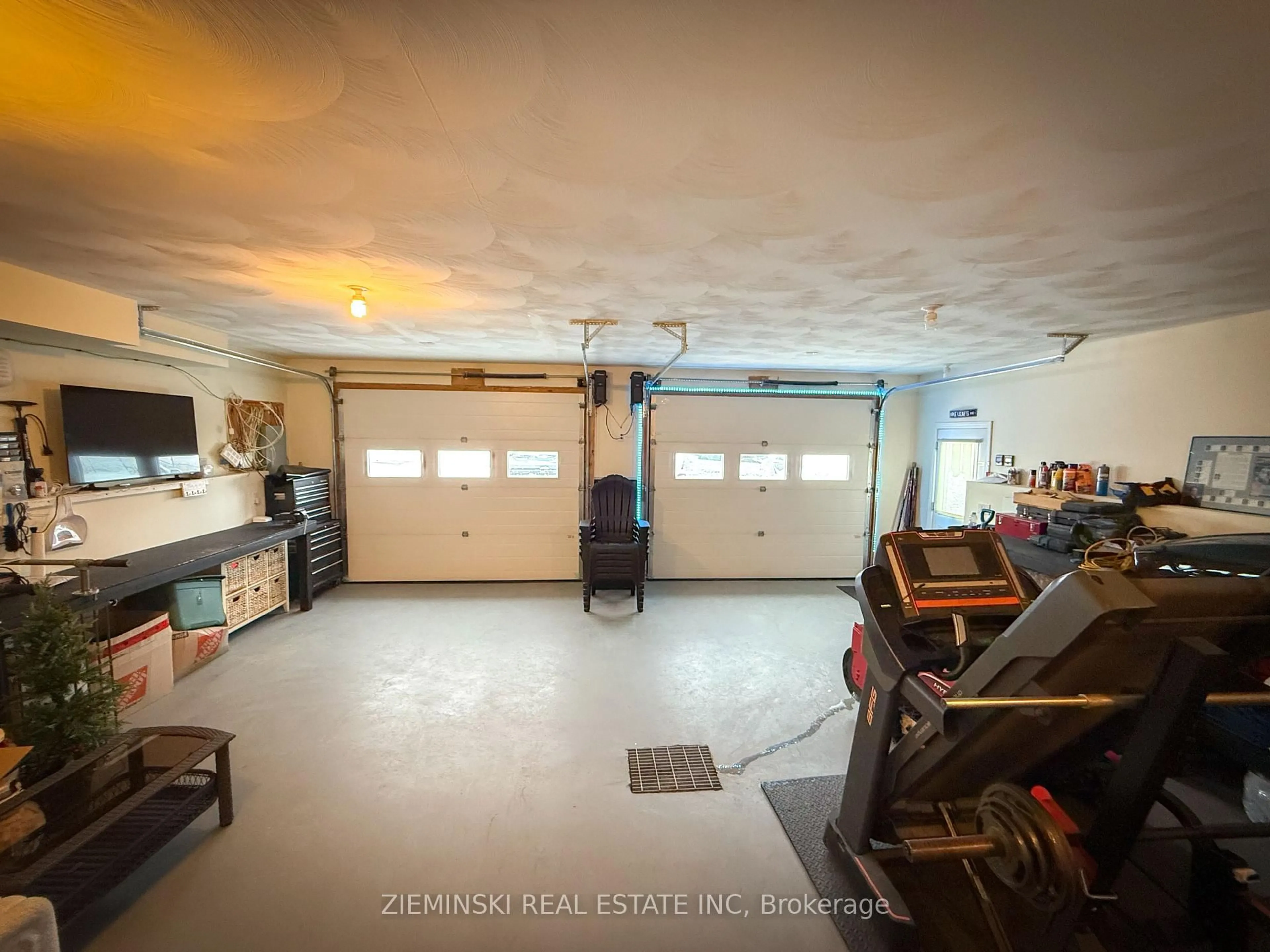 Indoor garage for 218 Mountjoy St, Timmins Ontario P4N 1T4