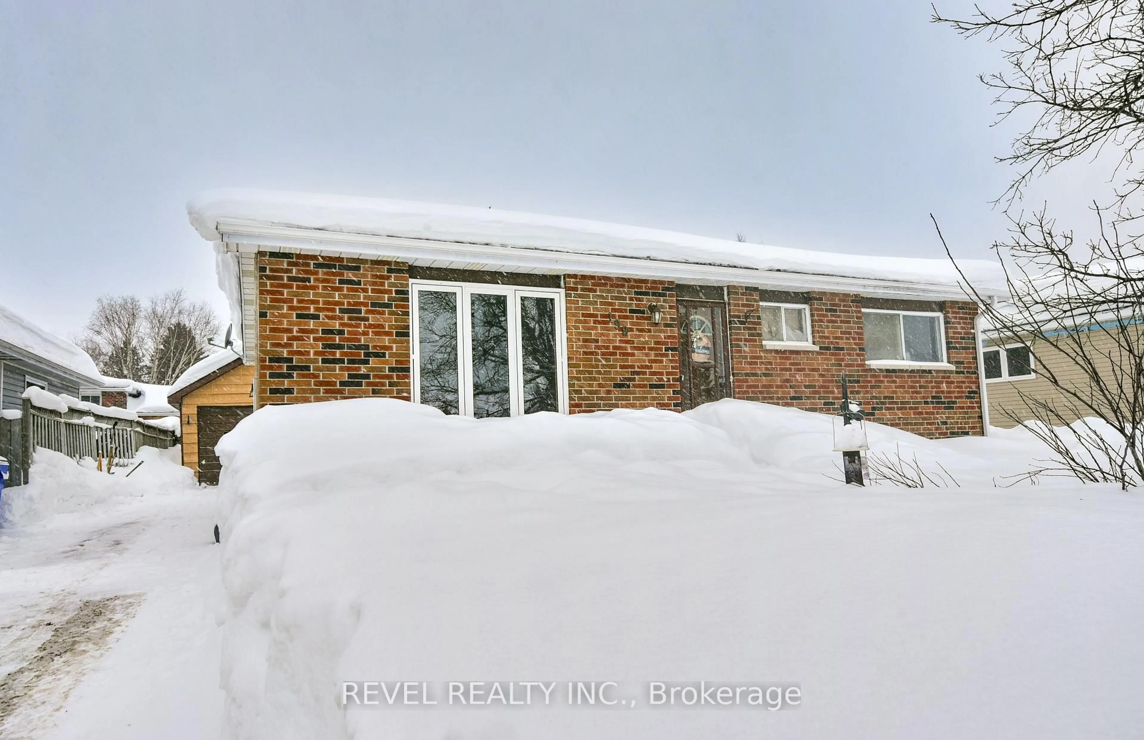 A pic from outside/outdoor area/front of a property/back of a property/a pic from drone, unknown for 198 Lawrence St, Timmins Ontario P0N 1C0