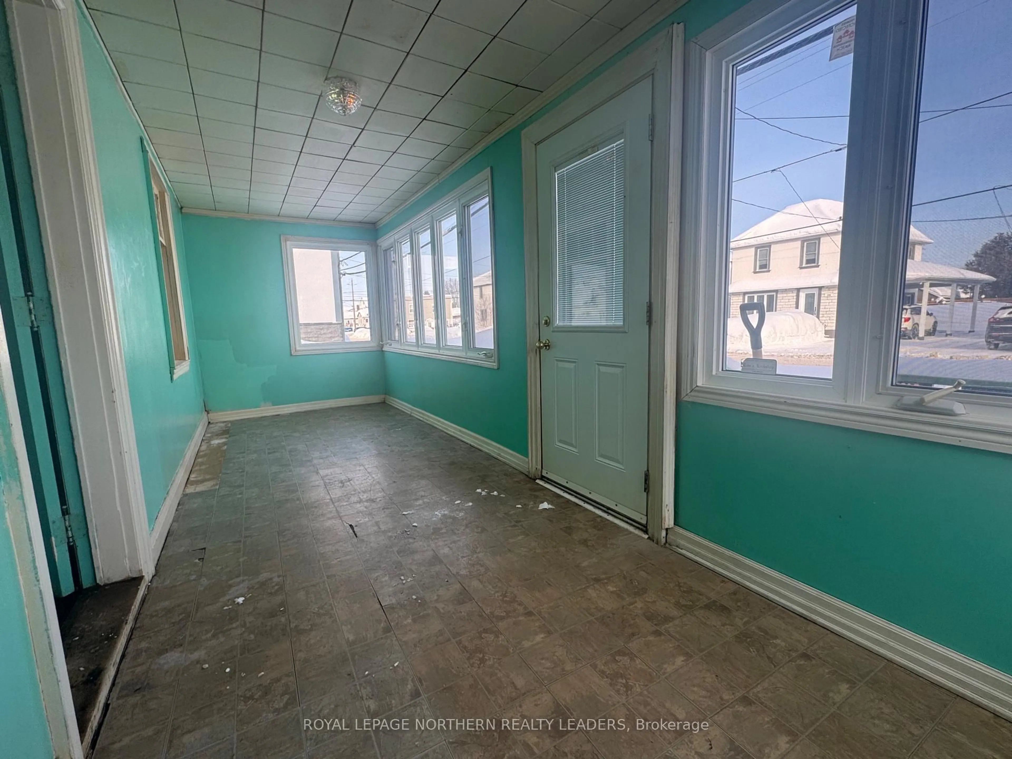 A pic of a room for 147 Kirby Ave, Timmins Ontario P4N 1J7