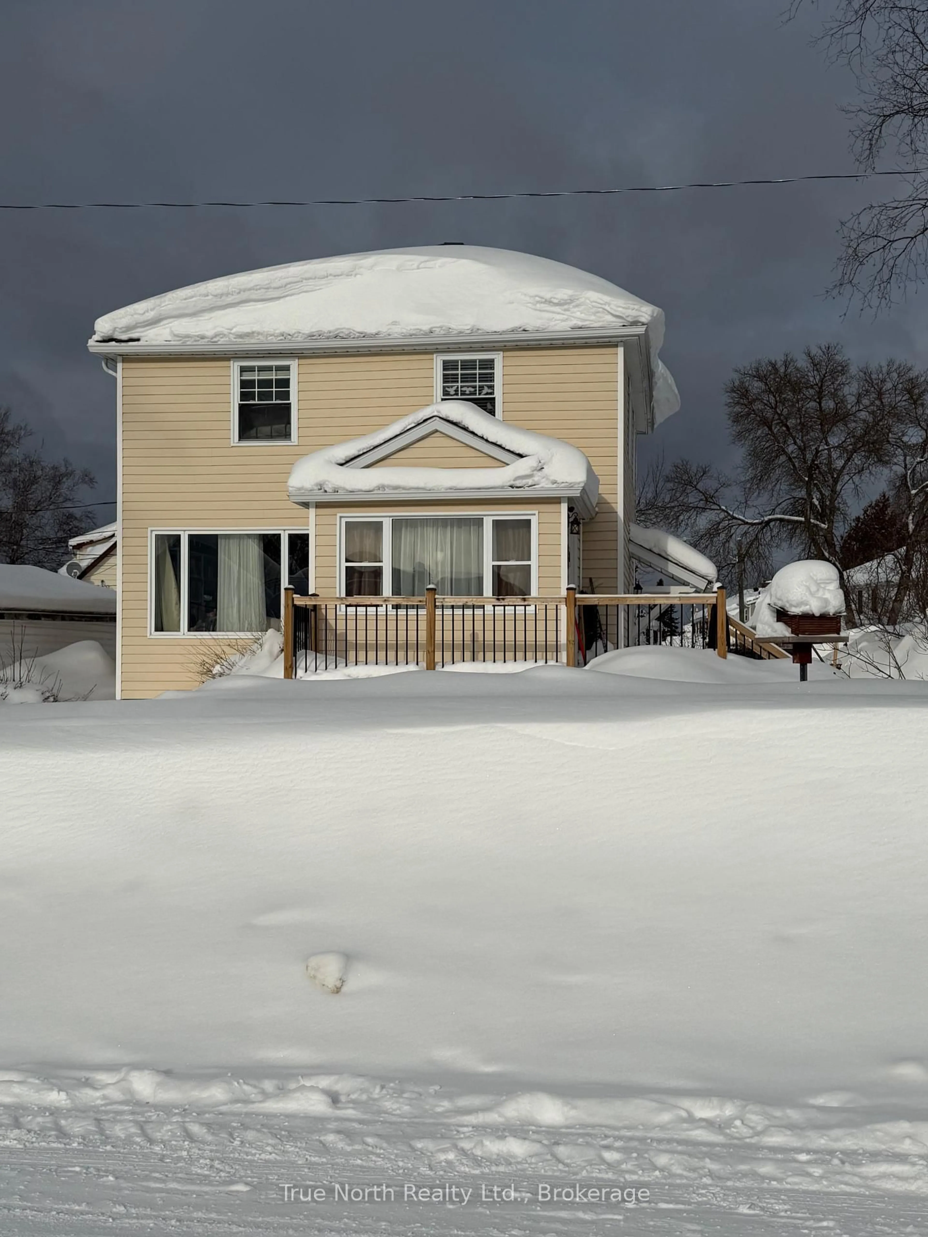 A pic from outside/outdoor area/front of a property/back of a property/a pic from drone, street for 34 Dominion Ave, Kapuskasing Ontario P5N 1P1