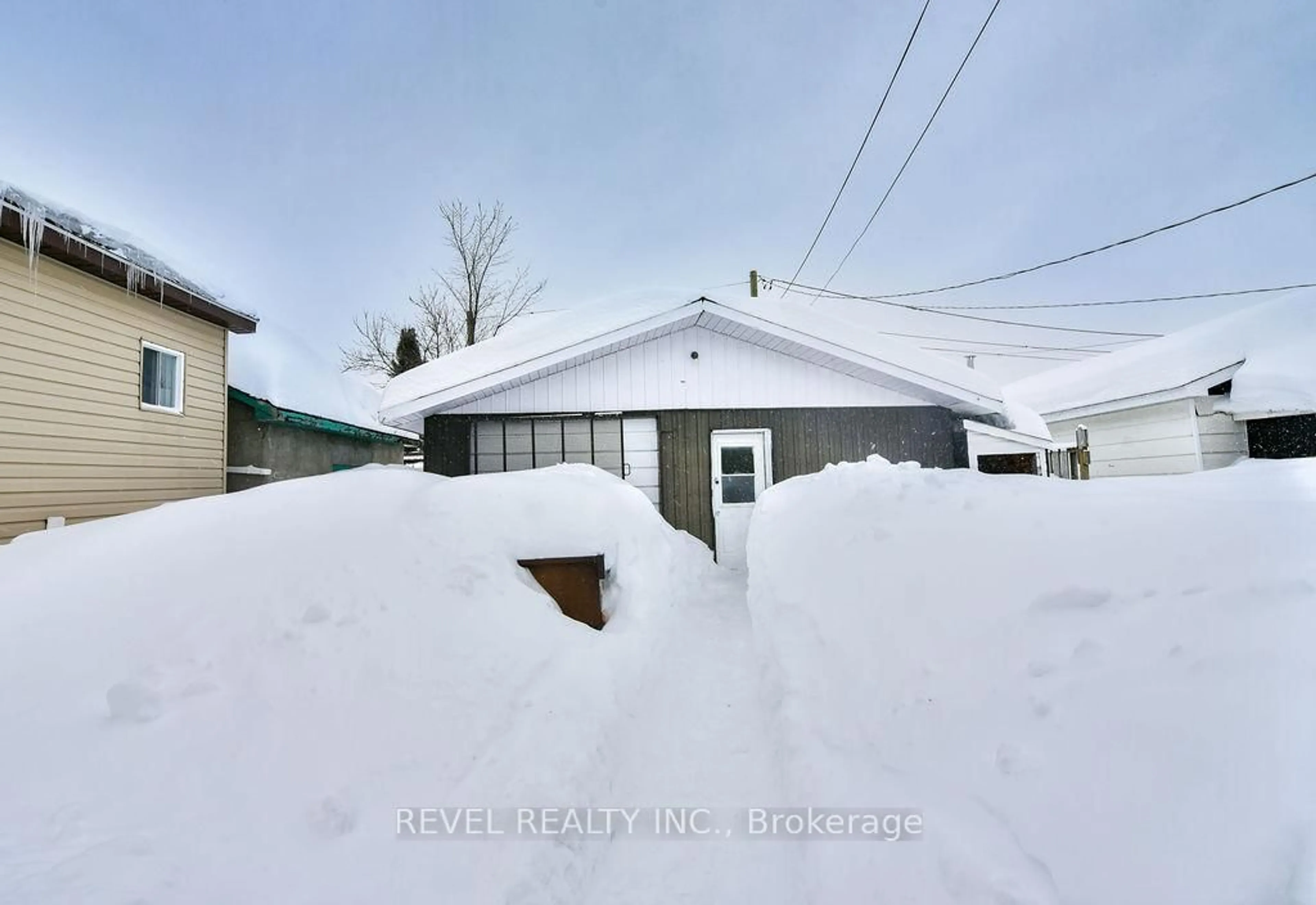 Unknown for 470 Radio Street, Iroquois Falls Ontario P0K 1G0