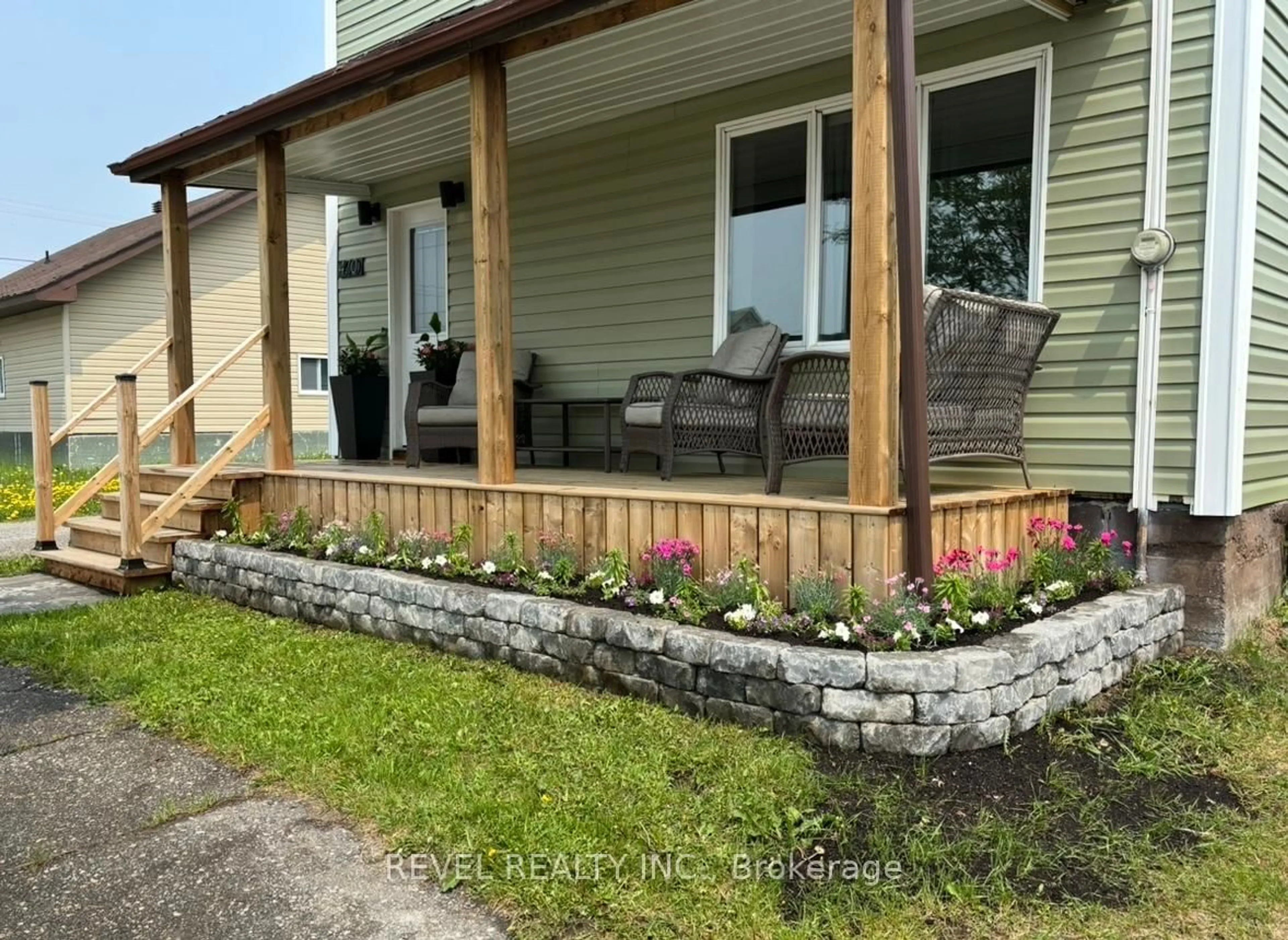 Patio, unknown for 470 Radio Street, Iroquois Falls Ontario P0K 1G0