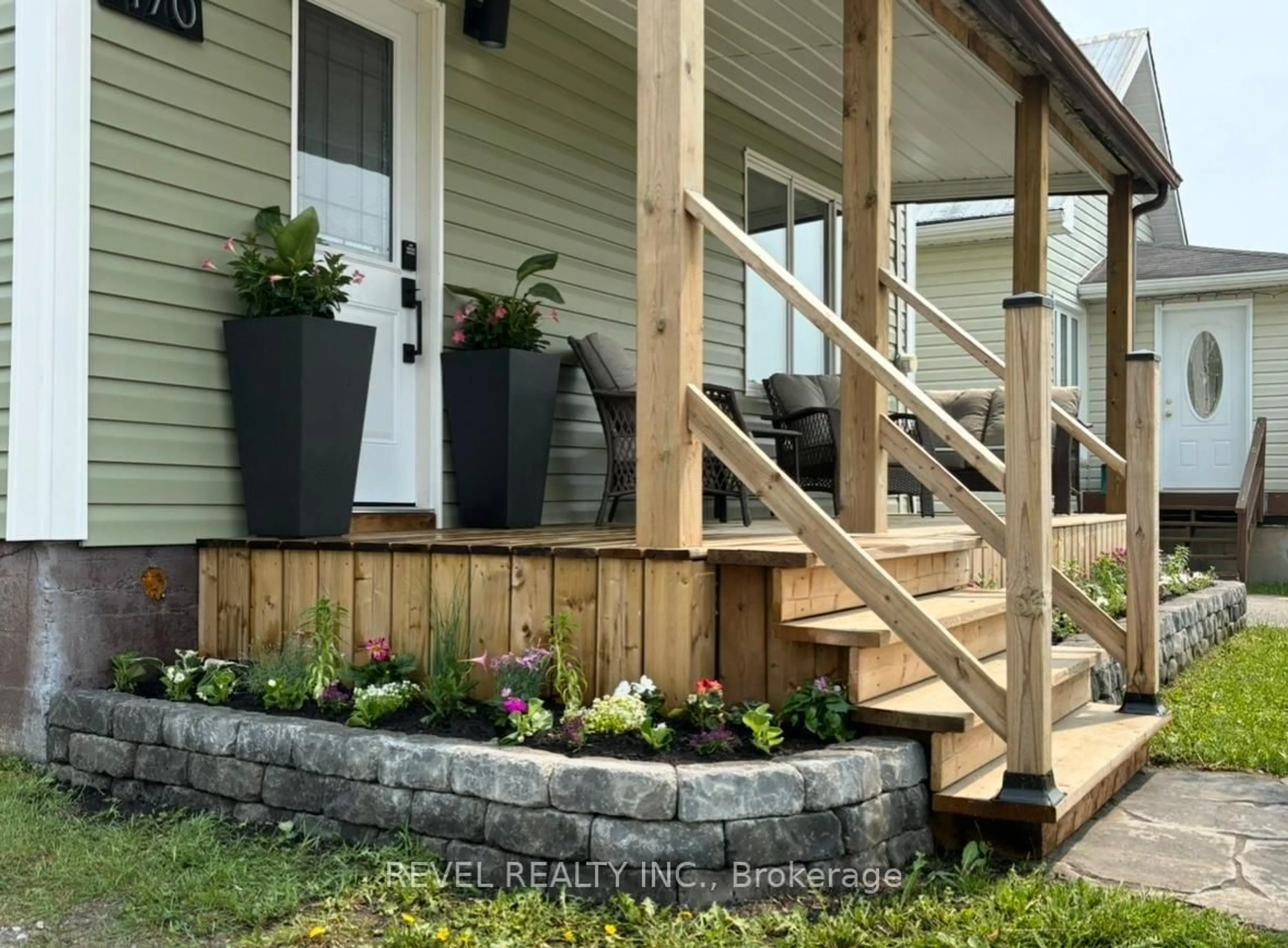 Unknown for 470 Radio Street, Iroquois Falls Ontario P0K 1G0