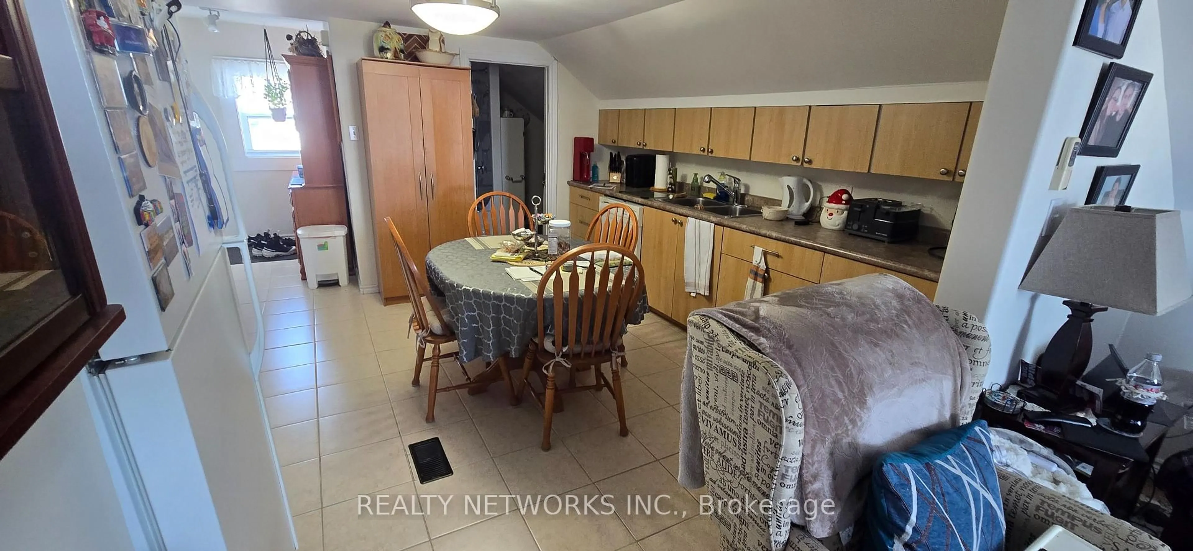 Unknown for 184 Maple St, Timmins Ontario P4N 6B8