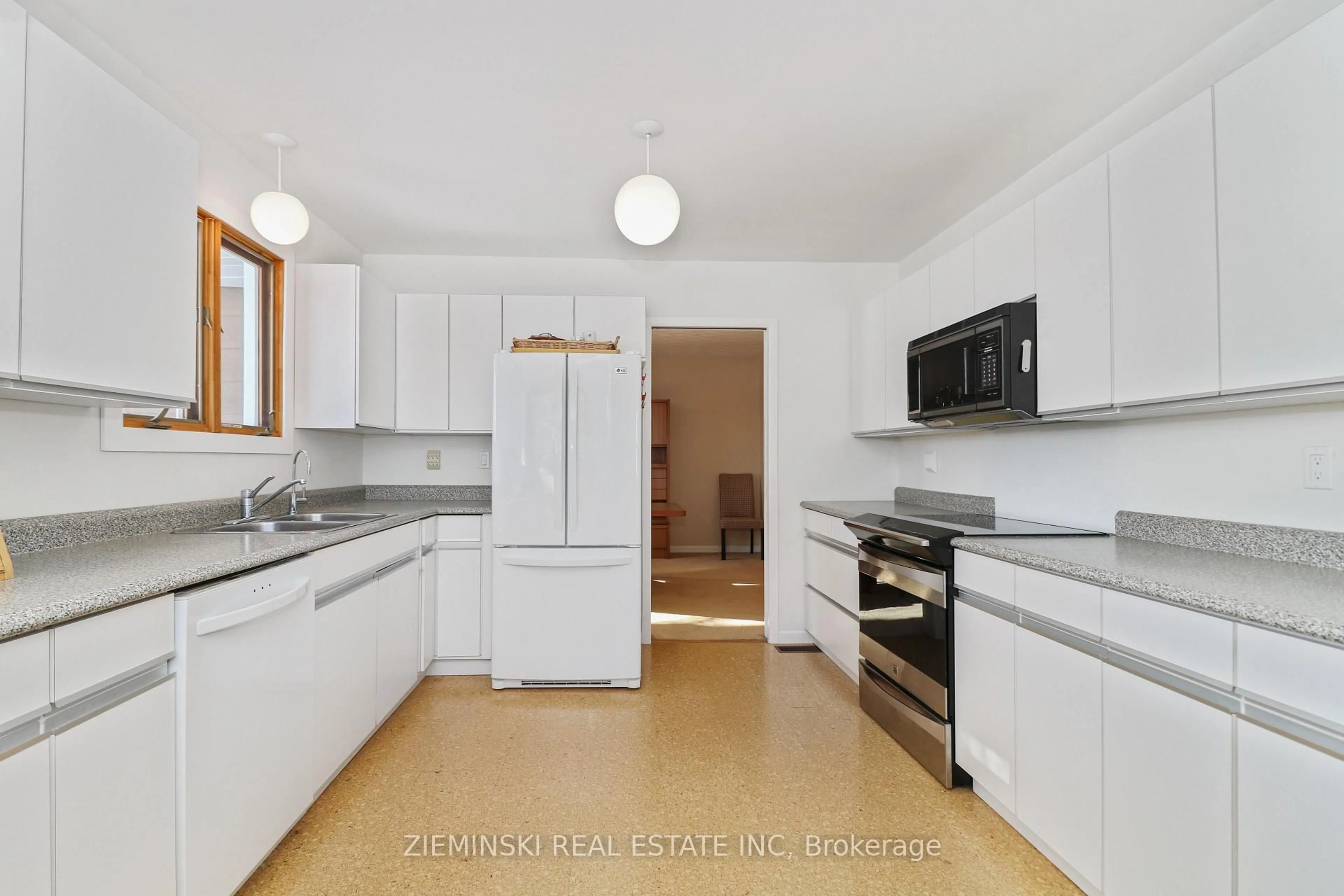 Standard kitchen, unknown for 619 Reynolds St, Iroquois Falls Ontario P0K 1E0