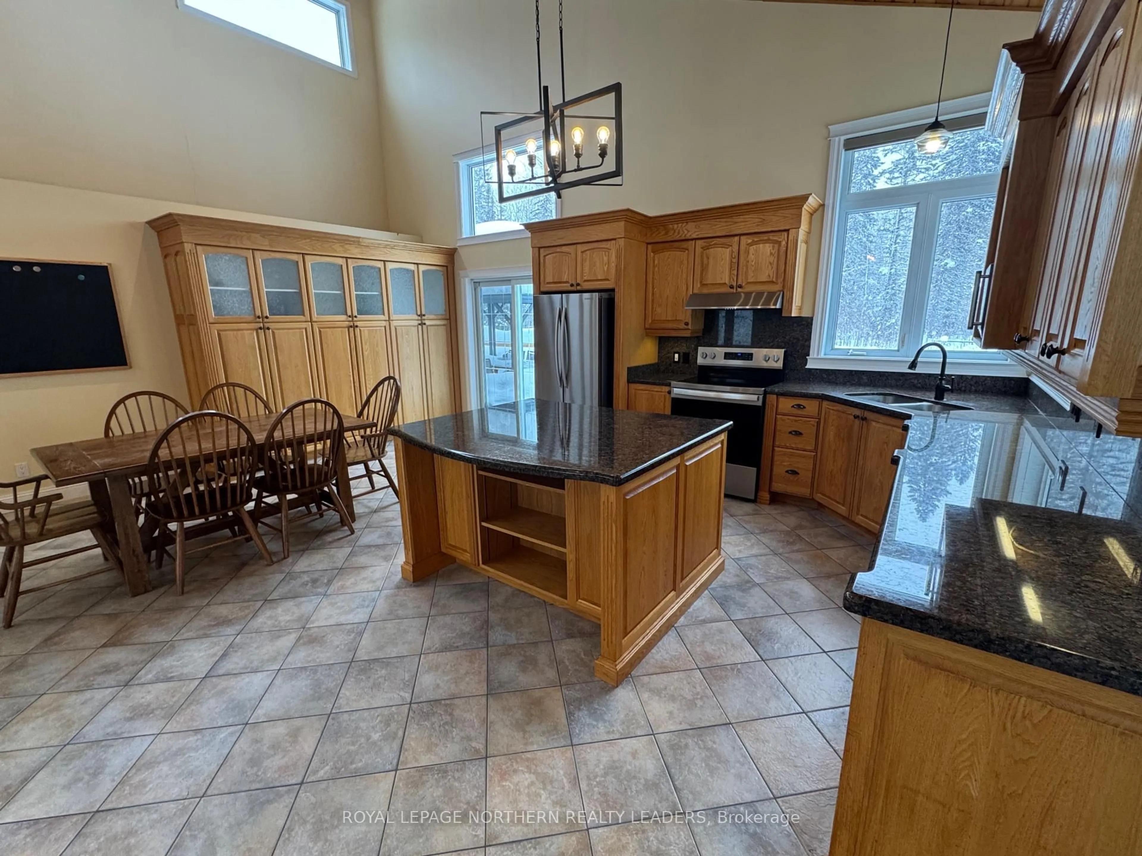 Open concept kitchen, ceramic/tile floor for 3000 Kamiskotia Rd, Timmins Ontario P4R 0B6