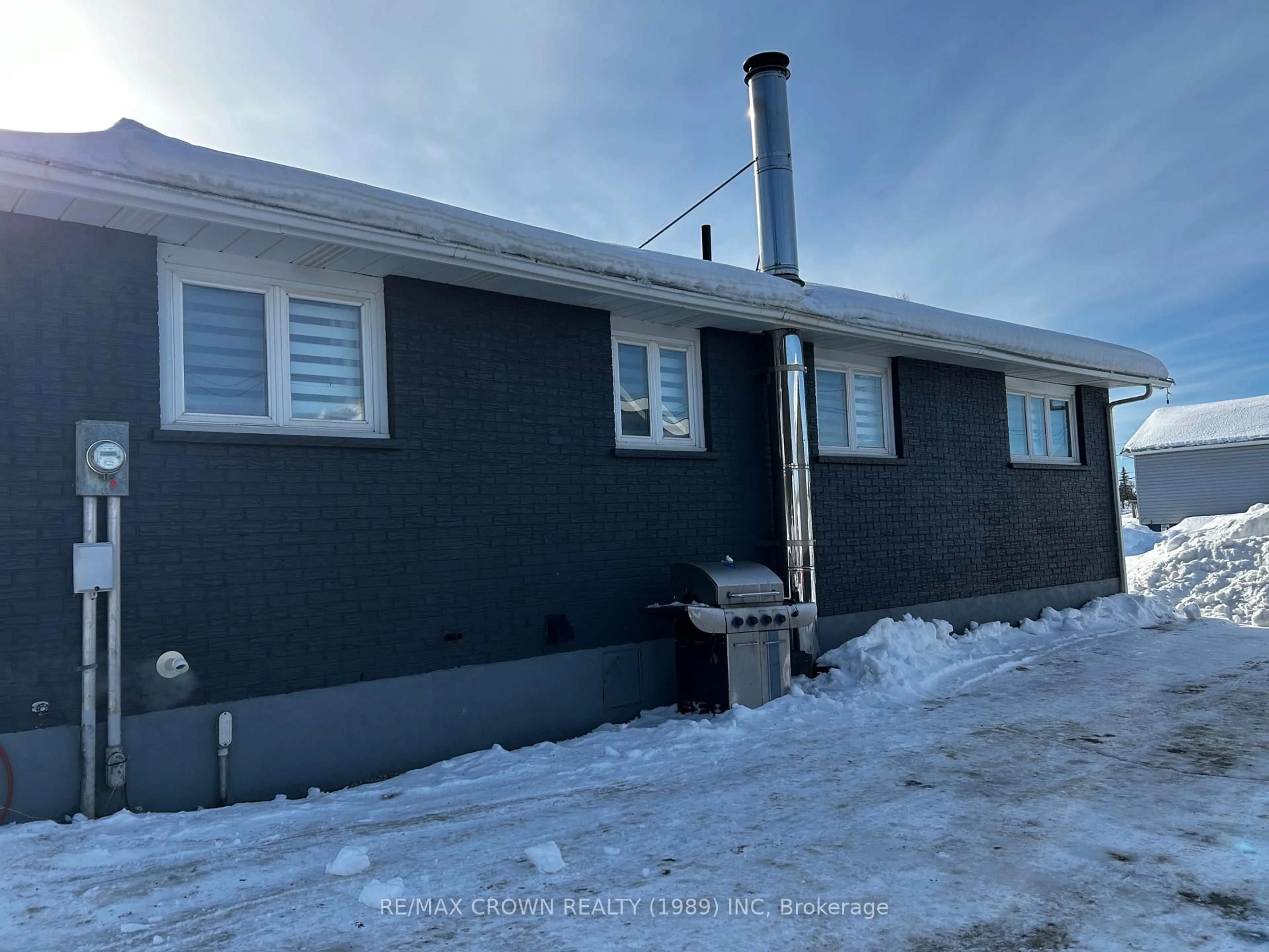 Home with vinyl exterior material, building for 448 Government Rd, Kapuskasing Ontario P5N 2X7