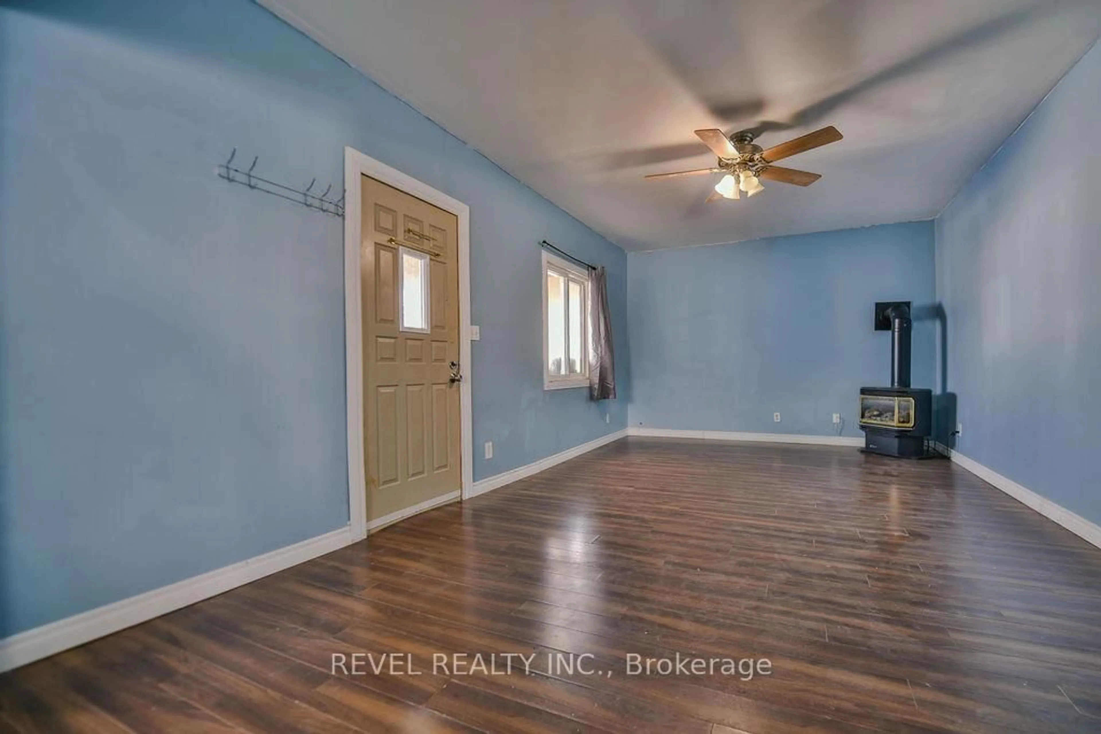 A pic of a room for 17 Michael Ave, Timmins Ontario P4N 0C8