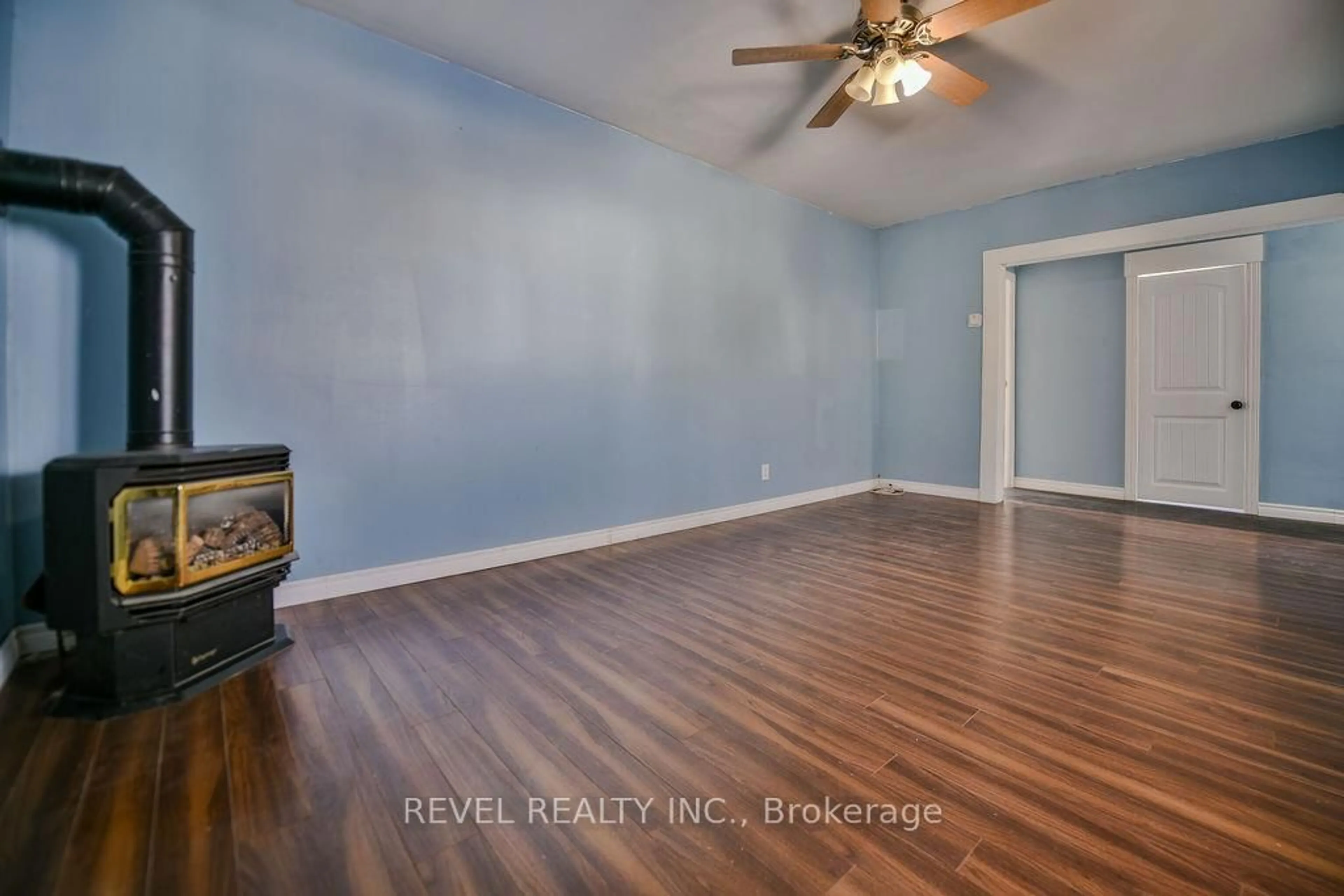 A pic of a room for 17 Michael Ave, Timmins Ontario P4N 0C8