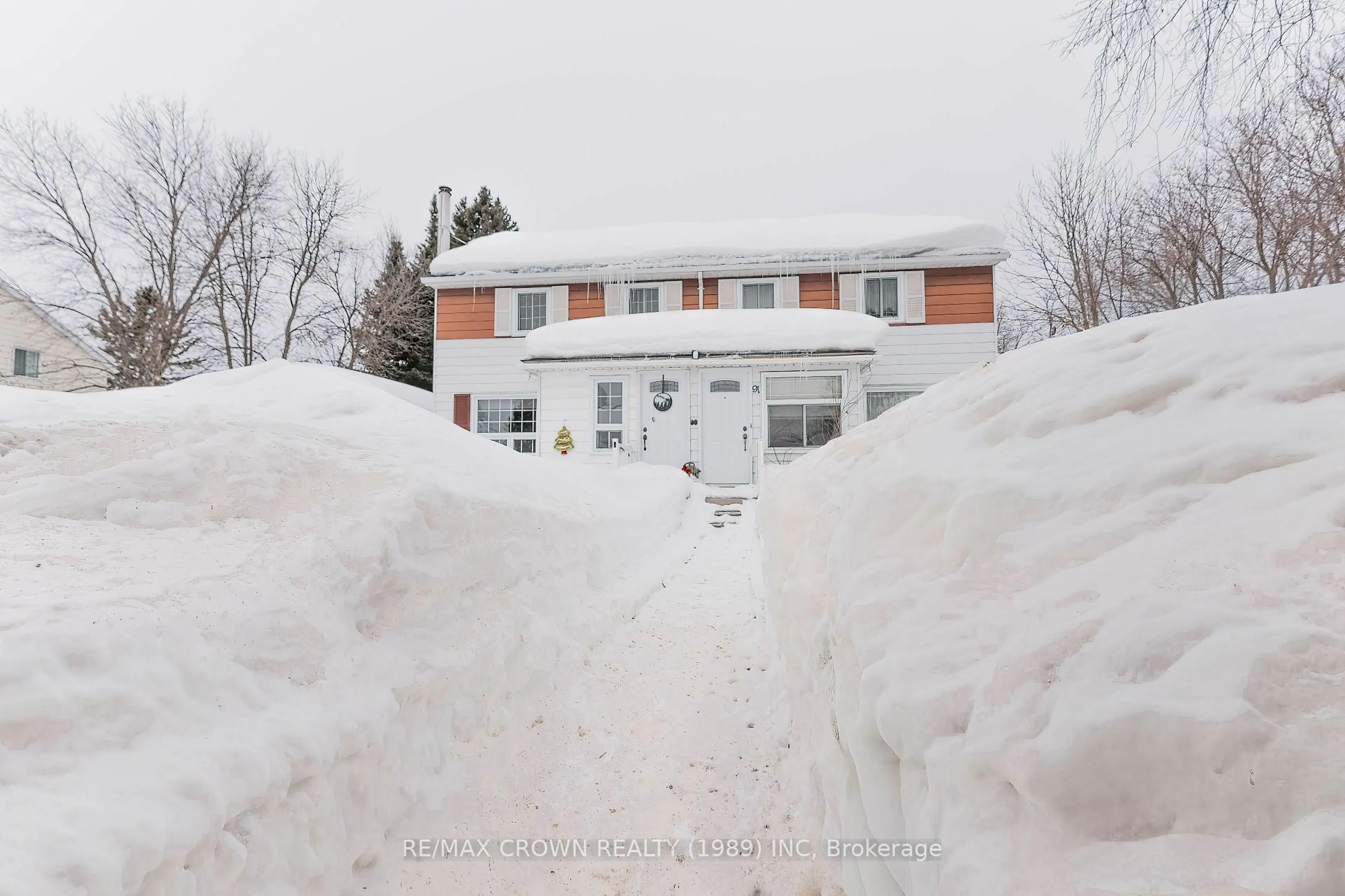 Unknown for 89 Devonshire St, Kapuskasing Ontario P5N 1C7